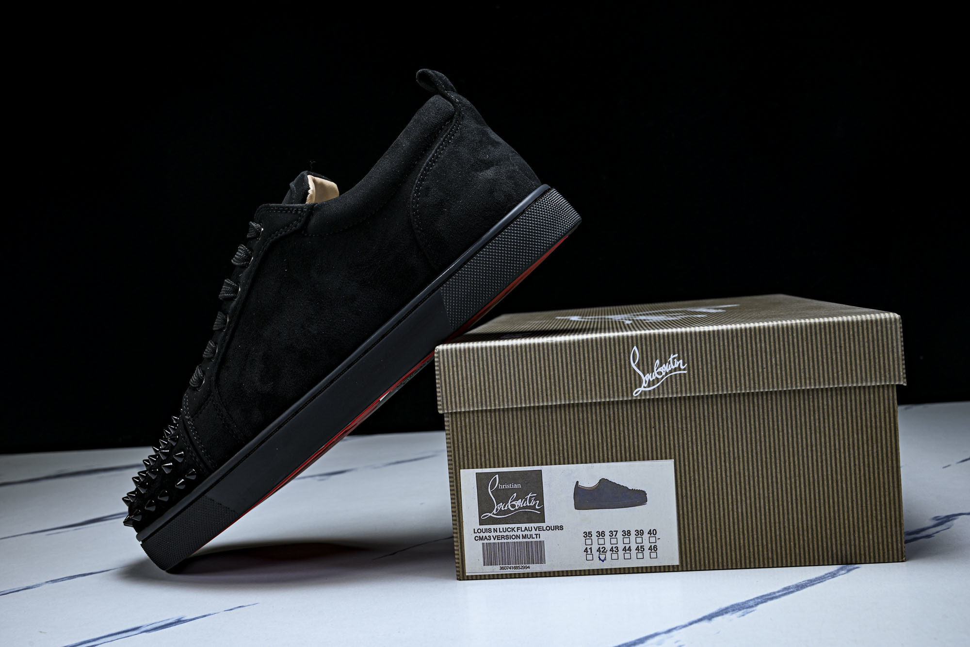 Christian Louboutin 2026新款CL男鞋低帮红底鞋水钻系带运动休闲板鞋莞产版 本法国