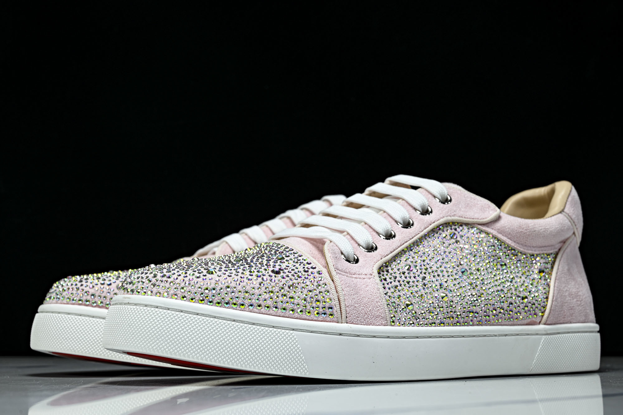 Christian Louboutin 2026新款CL男鞋低帮红底鞋水钻系带运动休闲板鞋莞产版 本法国