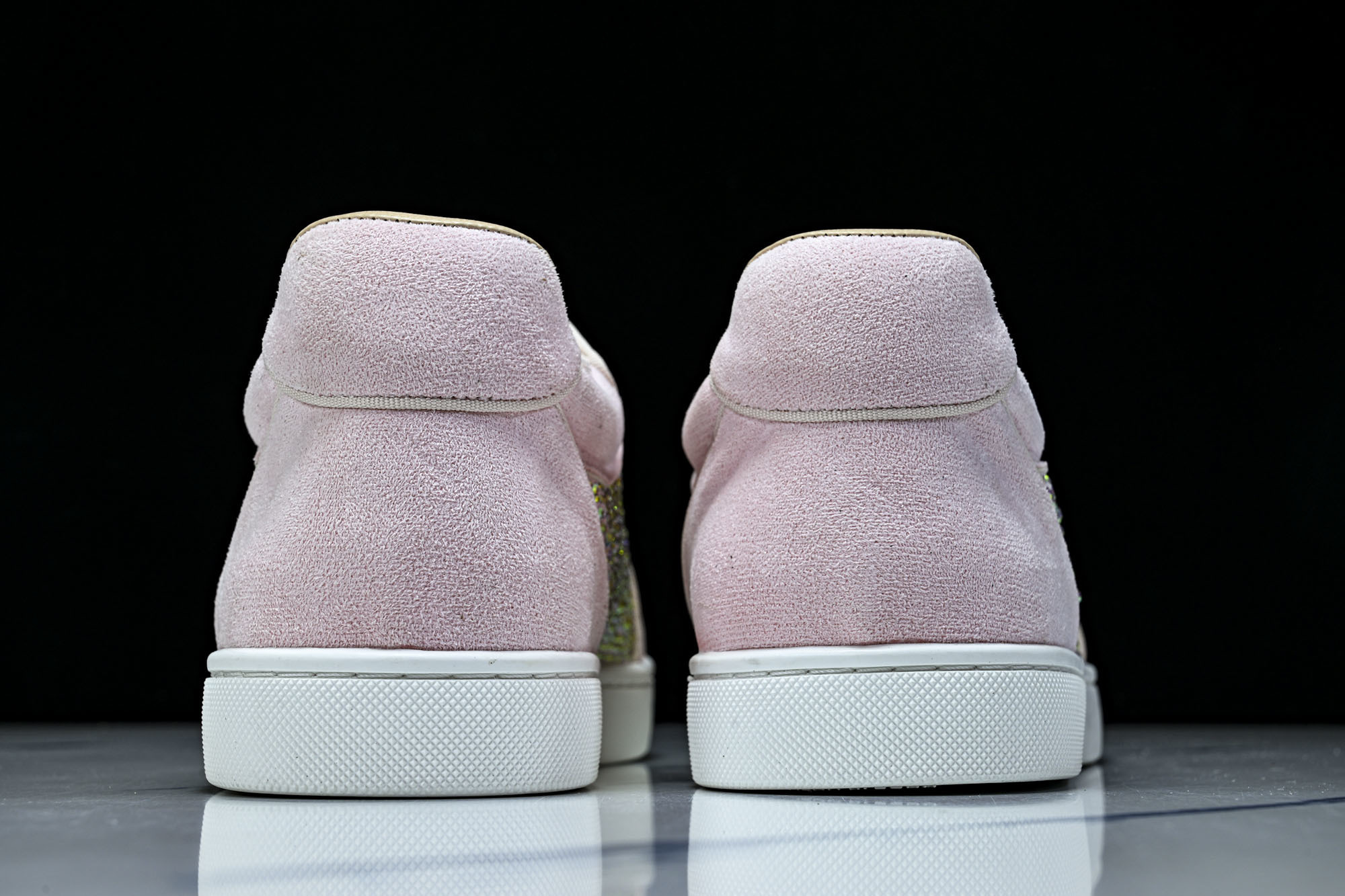 Christian Louboutin 2026新款CL男鞋低帮红底鞋水钻系带运动休闲板鞋莞产版 本法国