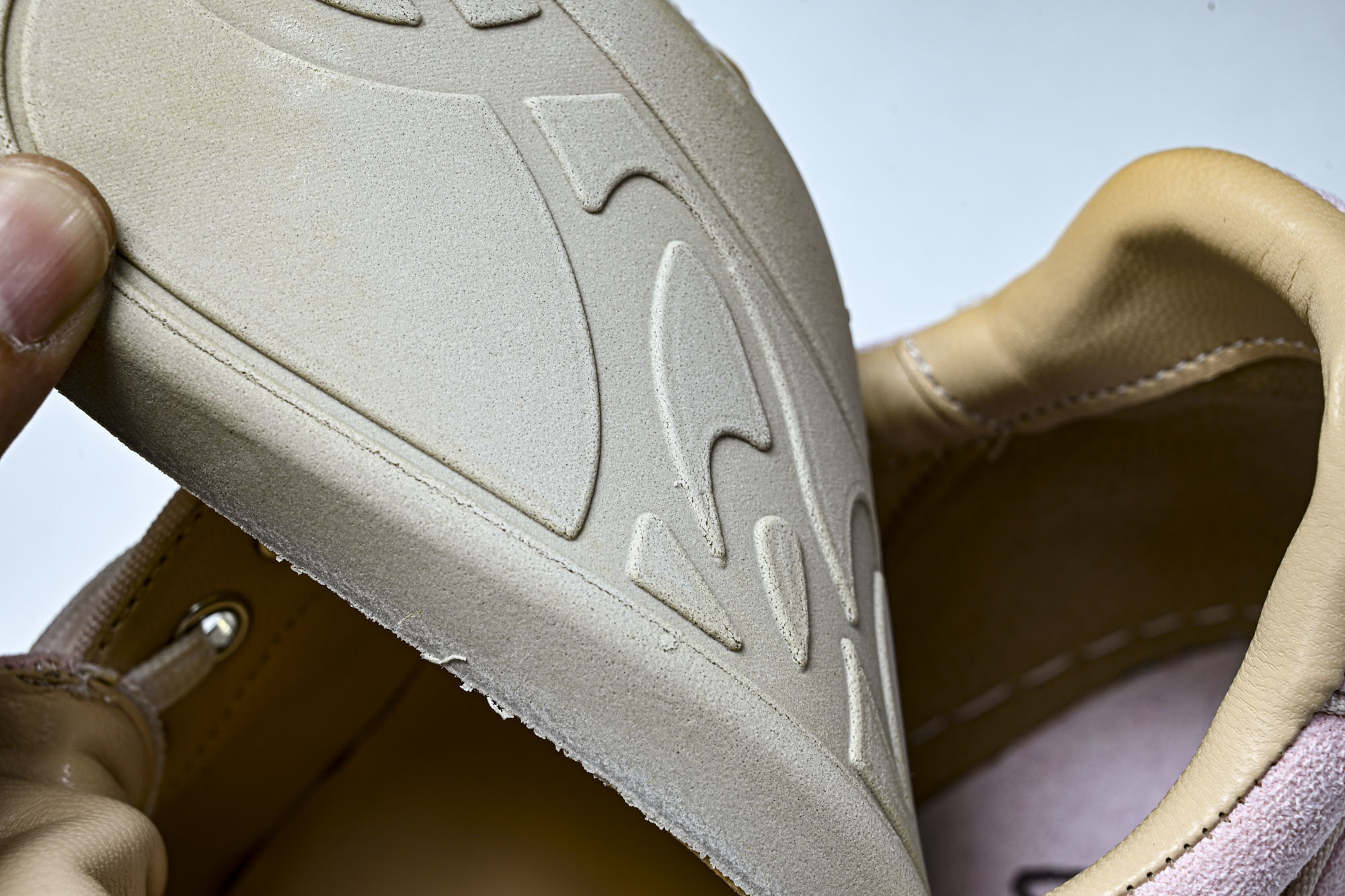 Christian Louboutin 2026新款CL男鞋低帮红底鞋水钻系带运动休闲板鞋莞产版 本法国