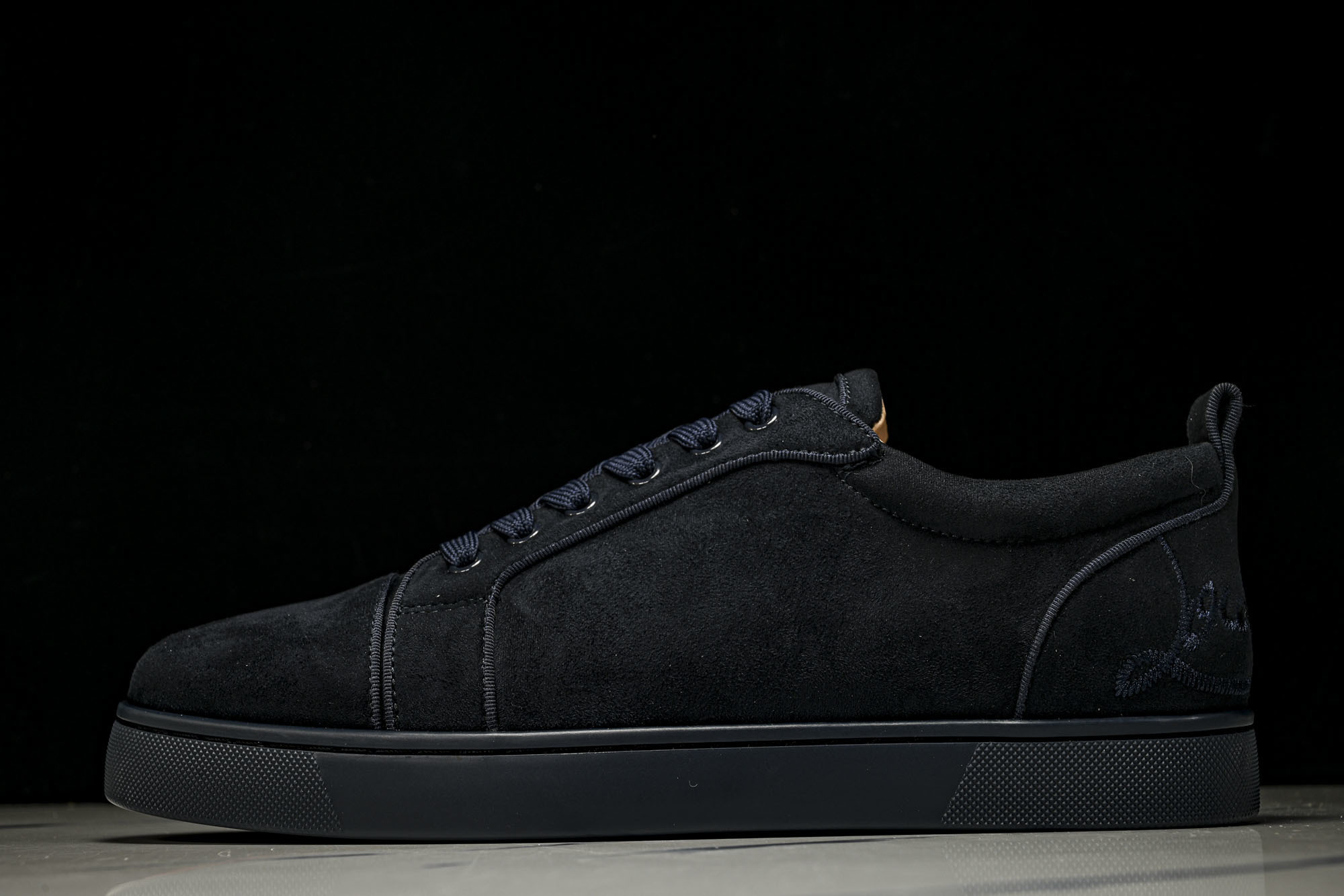 Christian Louboutin 2026新款CL男鞋低帮红底鞋水钻系带运动休闲板鞋莞产版 本法国