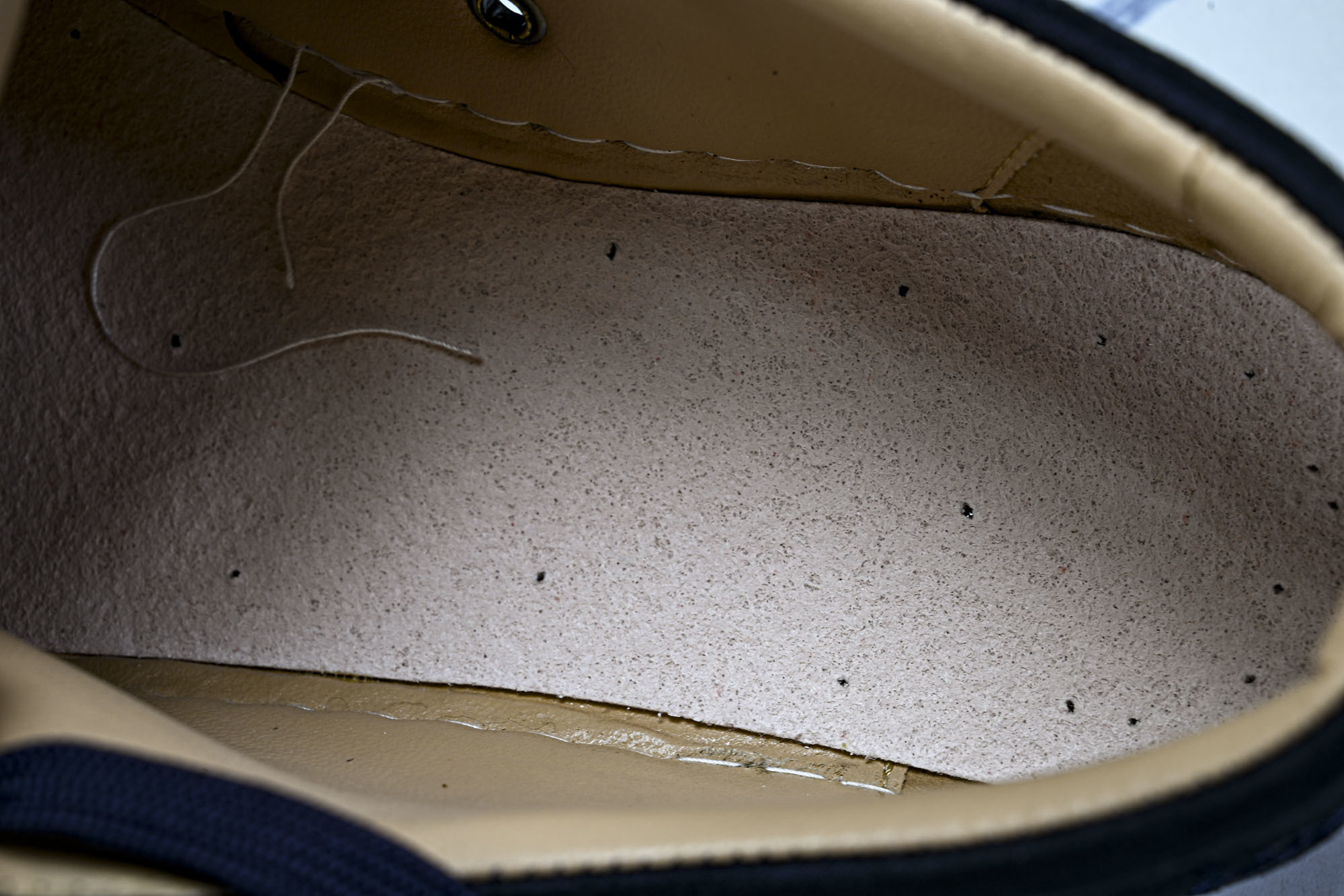 Christian Louboutin 2026新款CL男鞋低帮红底鞋水钻系带运动休闲板鞋莞产版 本法国