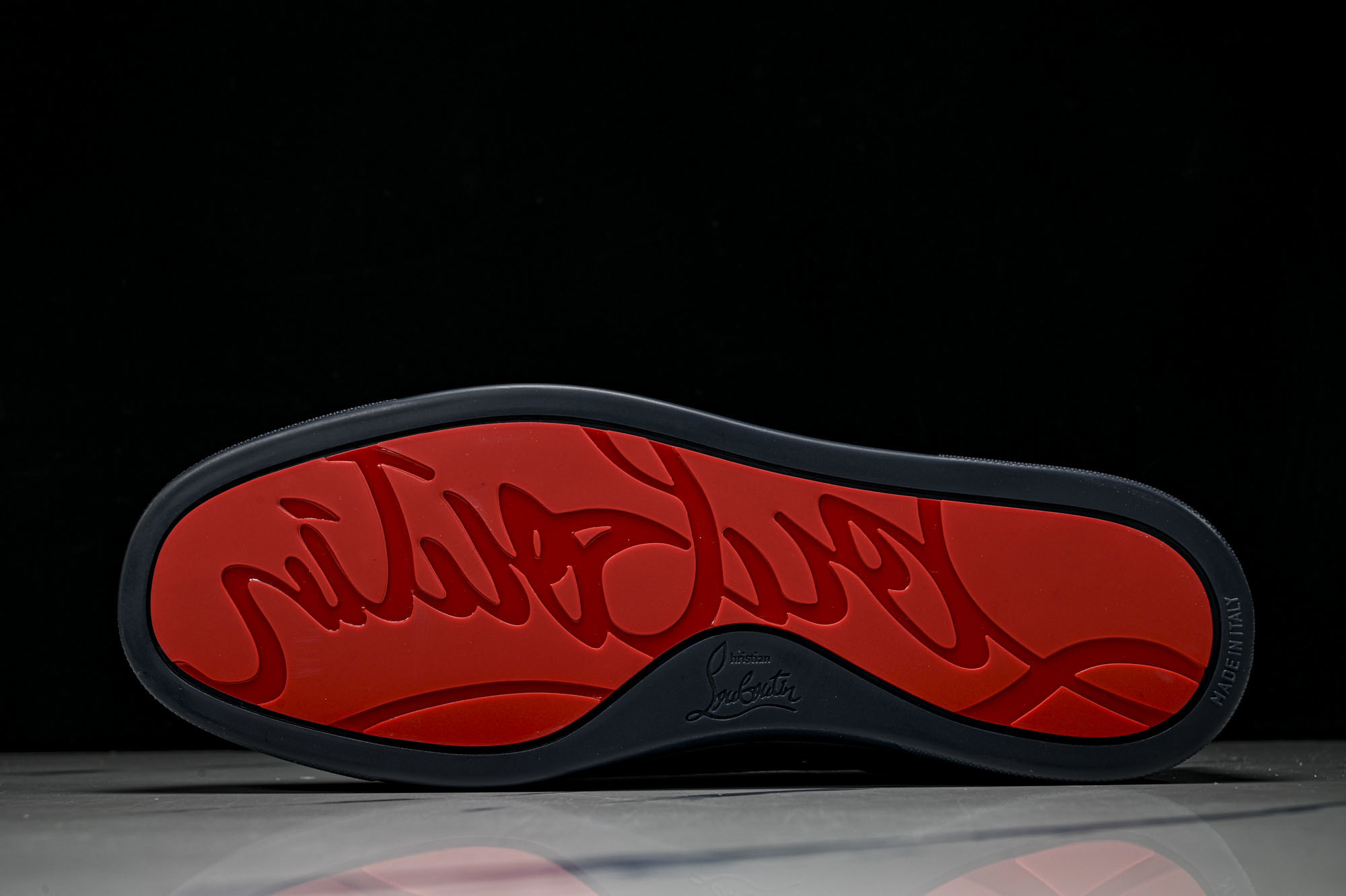 Christian Louboutin 2026新款CL男鞋低帮红底鞋水钻系带运动休闲板鞋莞产版 本法国
