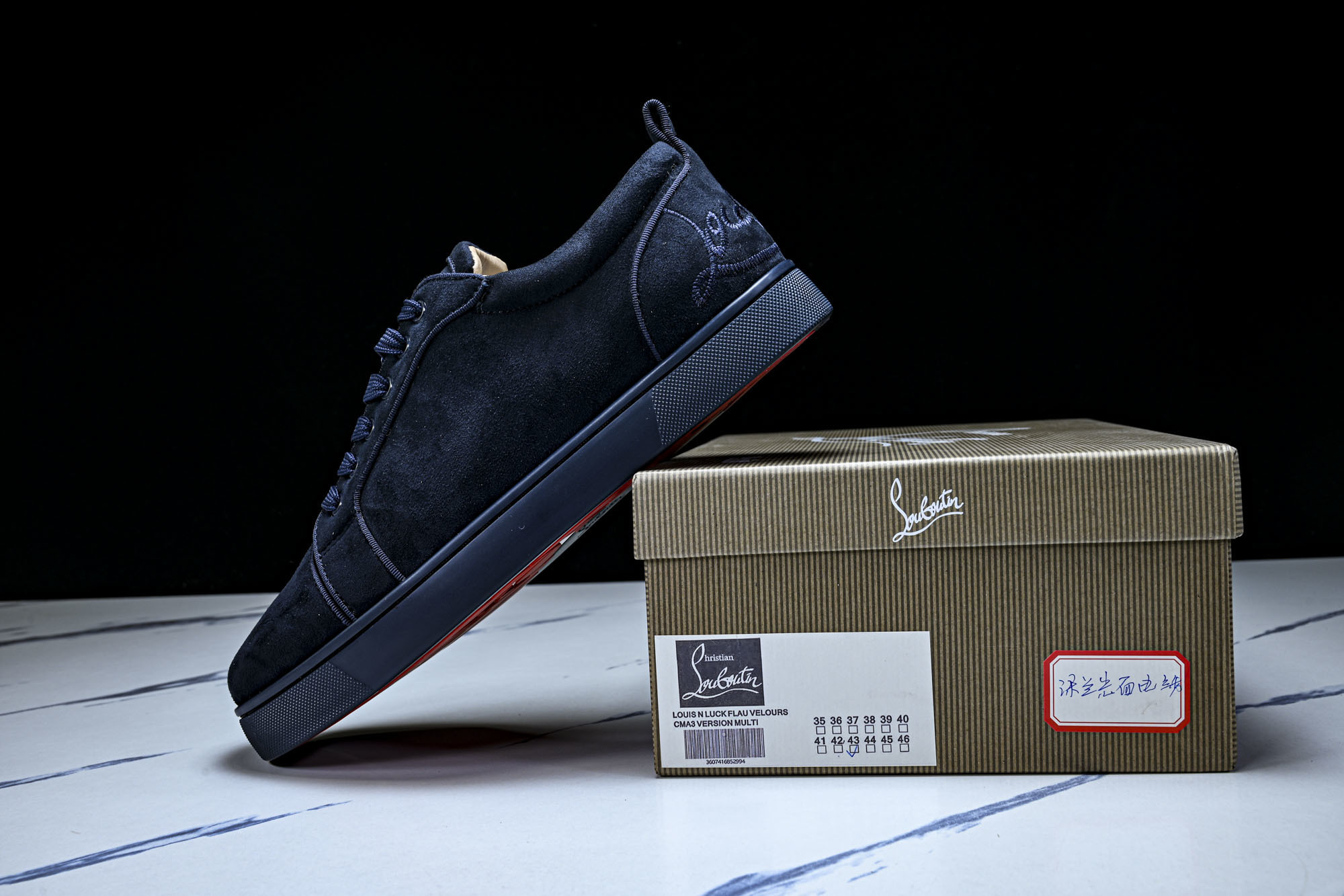 Christian Louboutin 2026新款CL男鞋低帮红底鞋水钻系带运动休闲板鞋莞产版 本法国