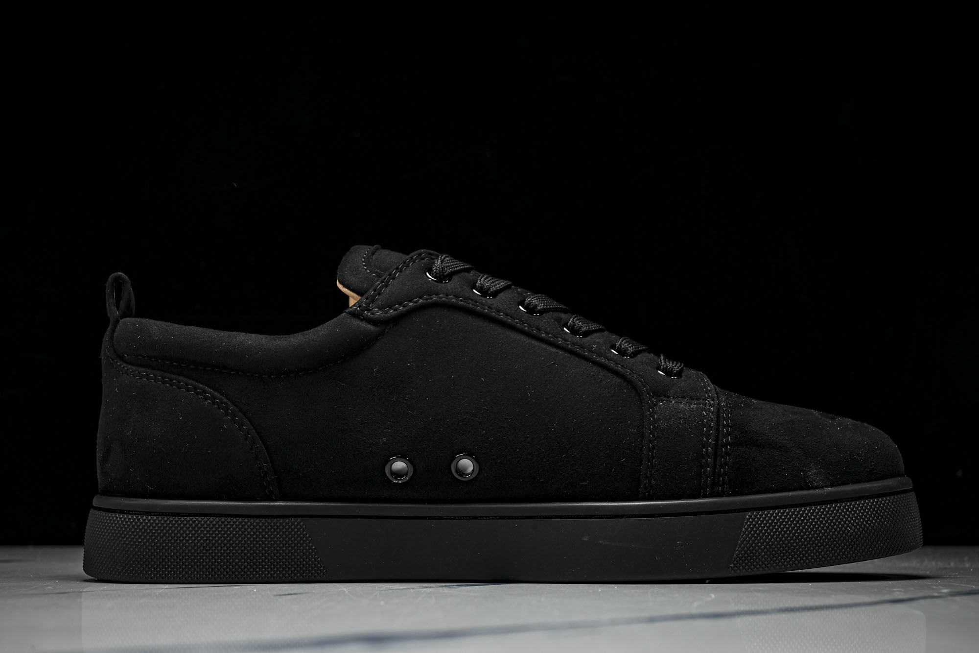 Christian Louboutin 2026新款CL男鞋低帮红底鞋水钻系带运动休闲板鞋莞产版 本法国