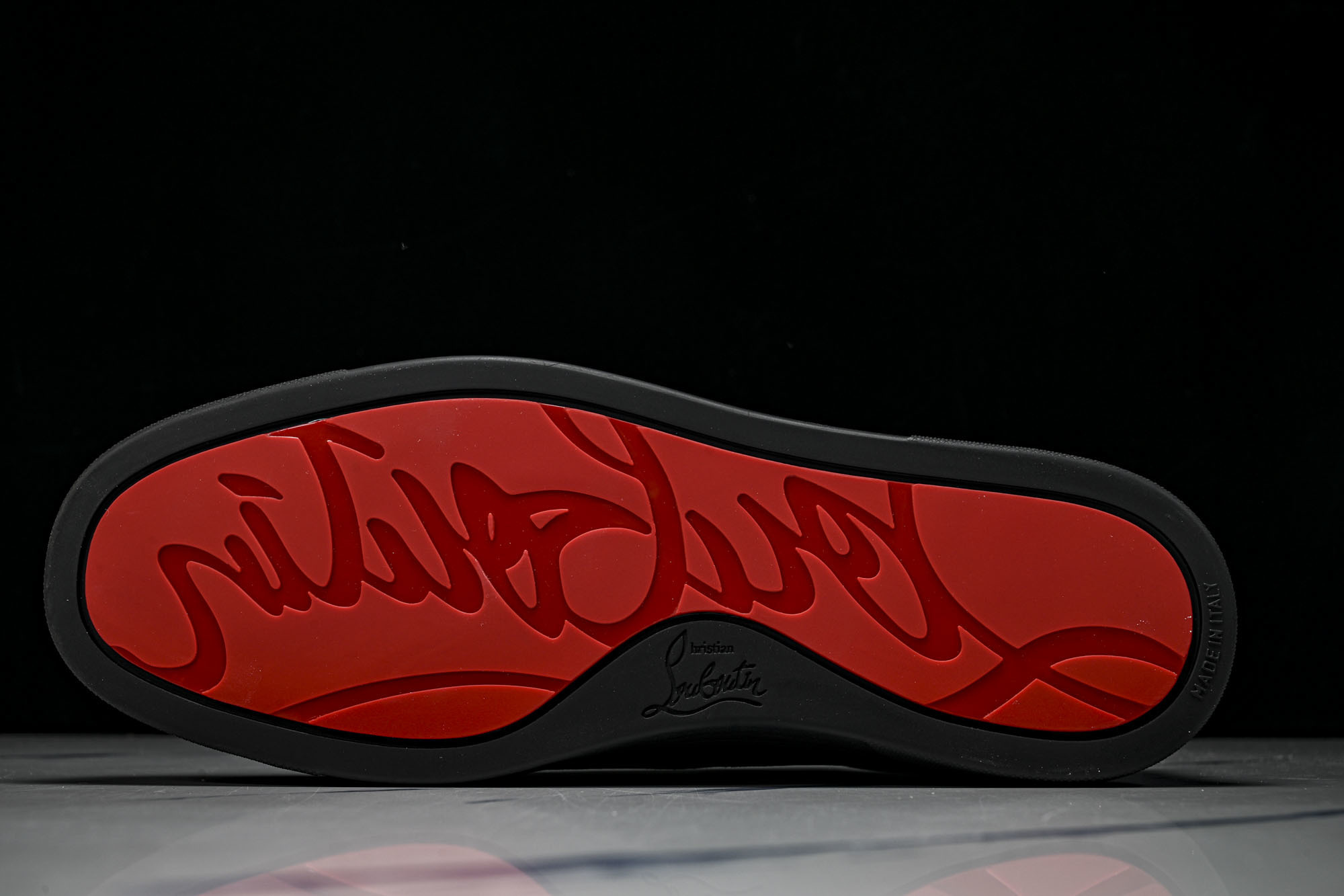 Christian Louboutin 2026新款CL男鞋低帮红底鞋水钻系带运动休闲板鞋莞产版 本法国