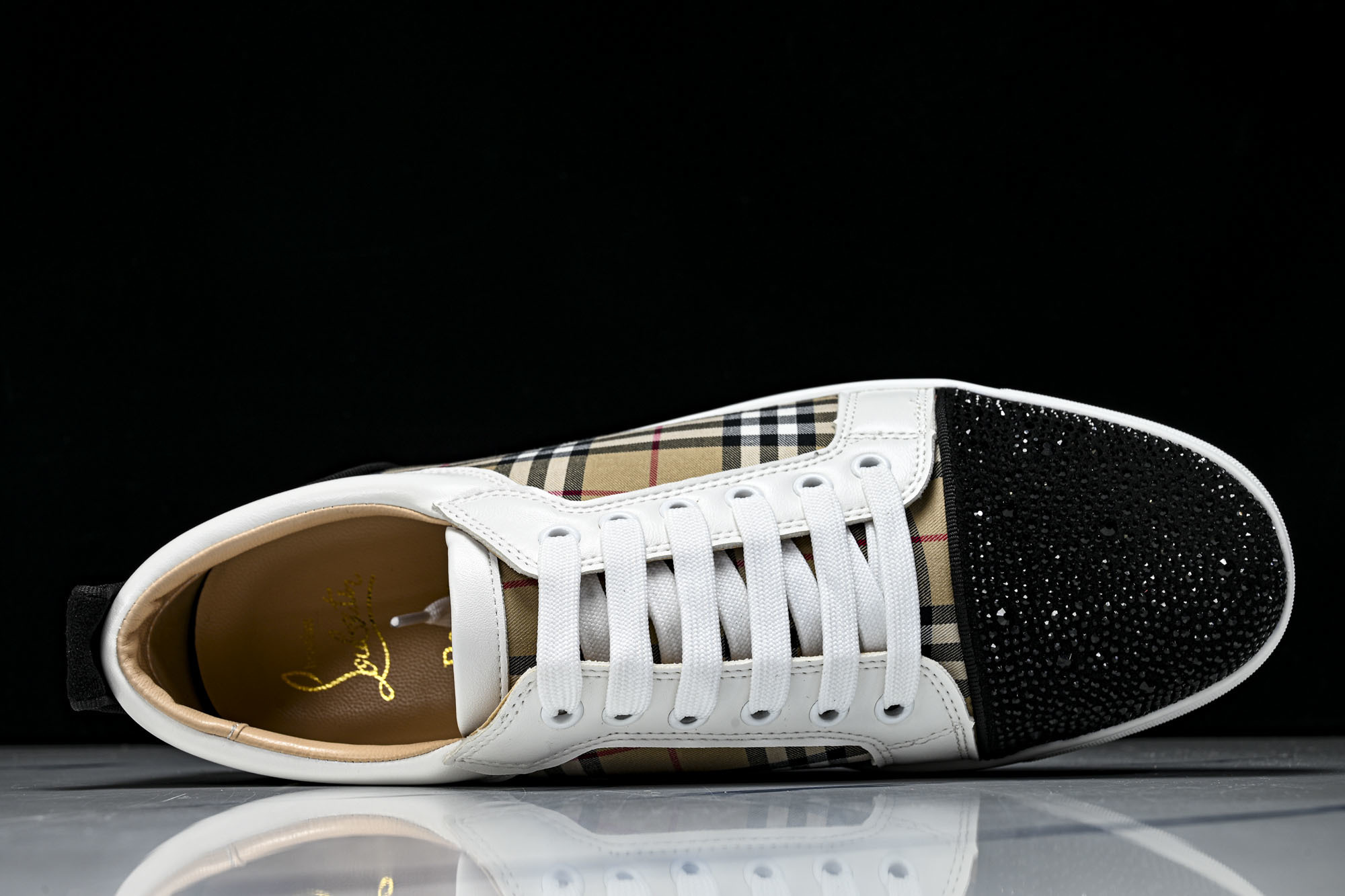 Christian Louboutin 2026新款CL男鞋低帮红底鞋水钻系带运动休闲板鞋莞产版 本法国