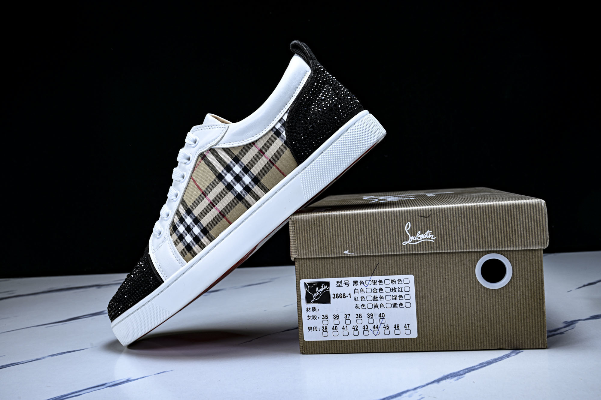 Christian Louboutin 2026新款CL男鞋低帮红底鞋水钻系带运动休闲板鞋莞产版 本法国