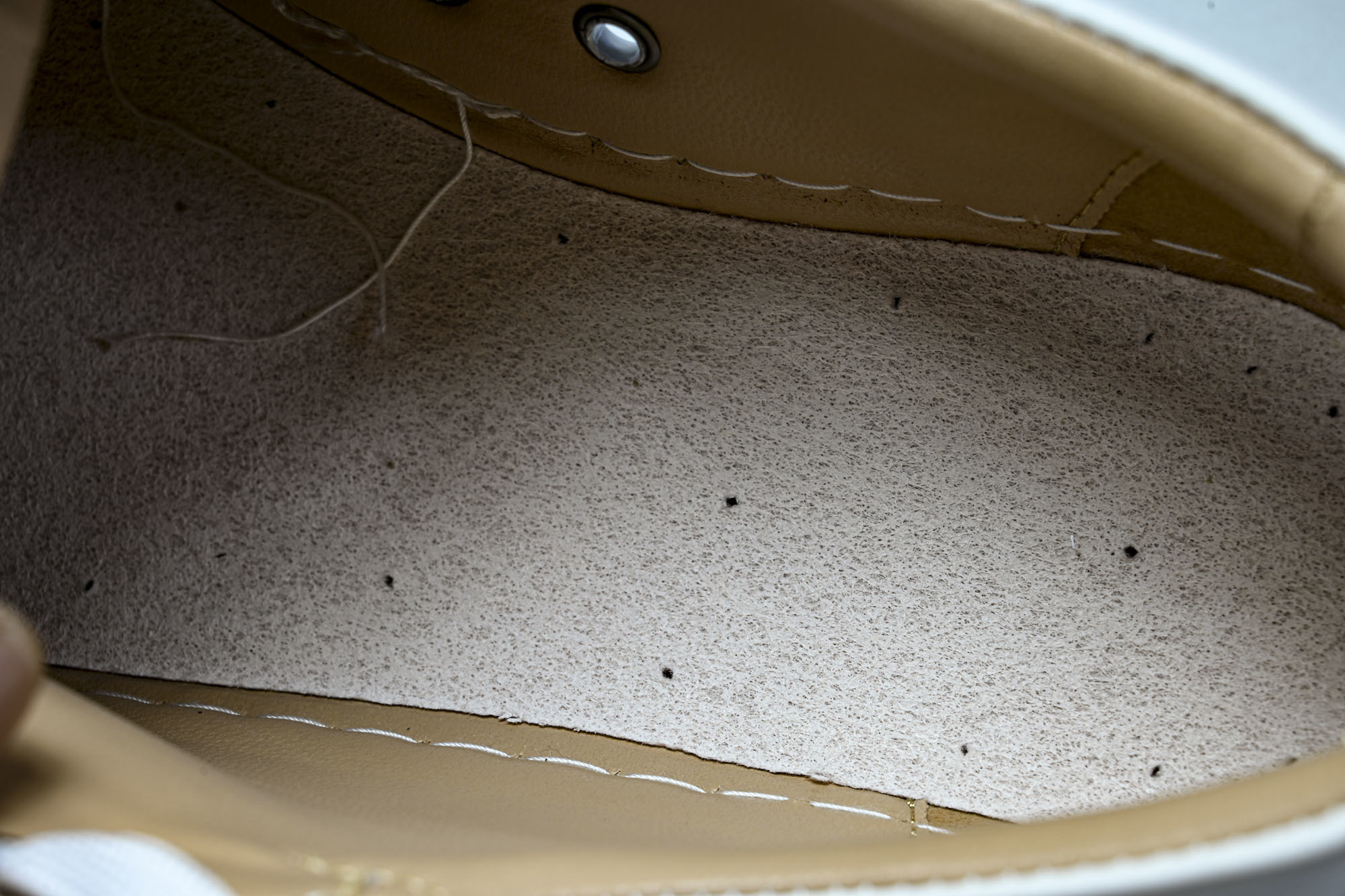 Christian Louboutin 2026新款CL男鞋低帮红底鞋水钻系带运动休闲板鞋莞产版 本法国