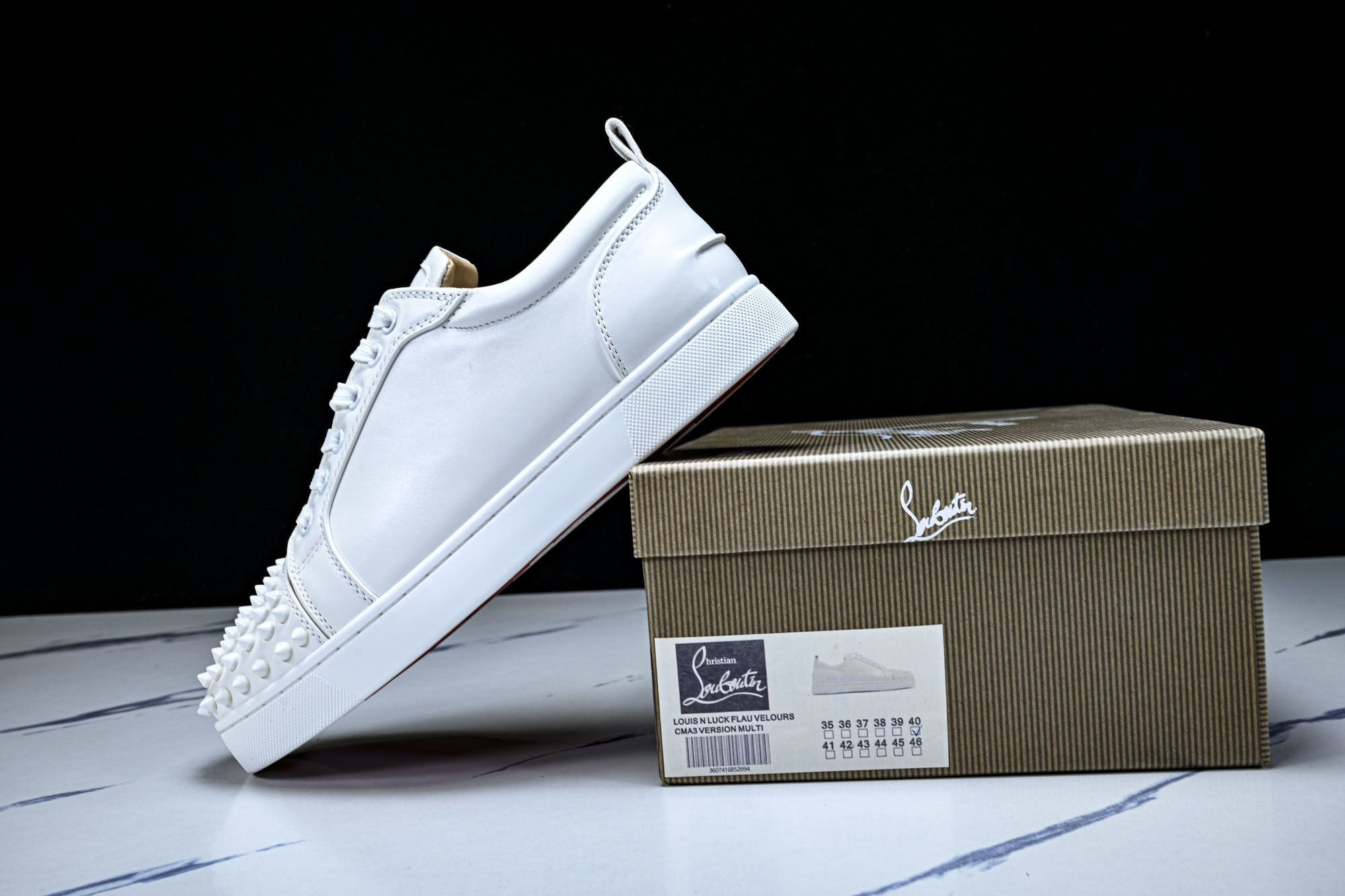 Christian Louboutin 2026新款CL男鞋低帮红底鞋水钻系带运动休闲板鞋莞产版 本法国