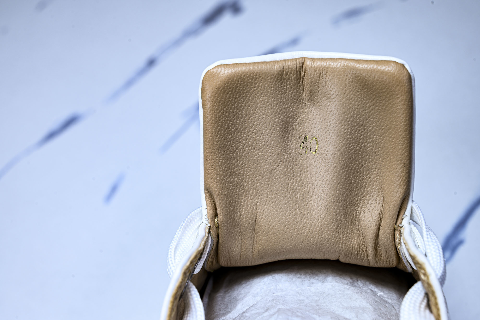 Christian Louboutin 2026新款CL男鞋低帮红底鞋水钻系带运动休闲板鞋莞产版 本法国