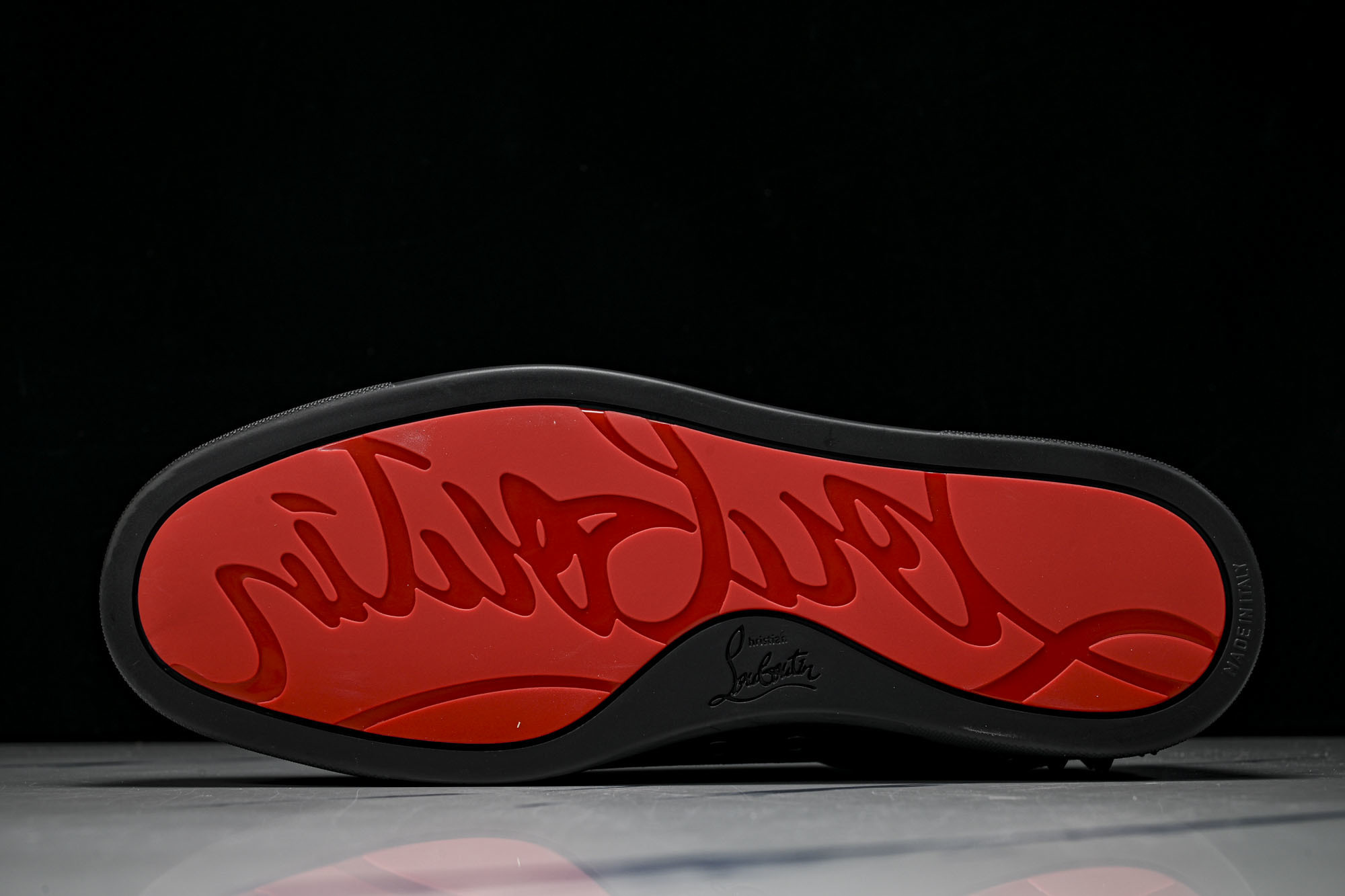 Christian Louboutin 2026新款CL男鞋低帮红底鞋水钻系带运动休闲板鞋莞产版 本法国