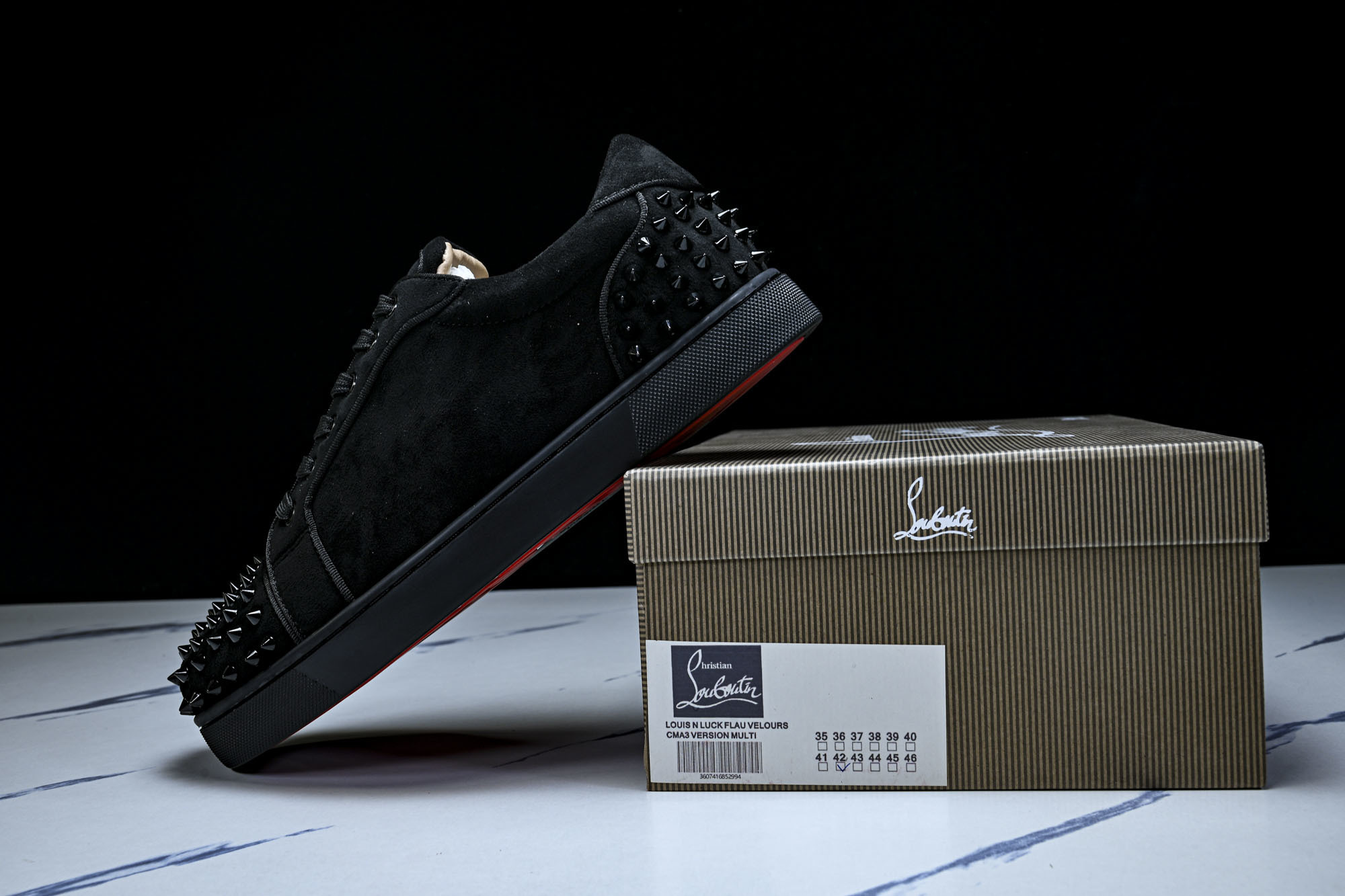 Christian Louboutin 2026新款CL男鞋低帮红底鞋水钻系带运动休闲板鞋莞产版 本法国