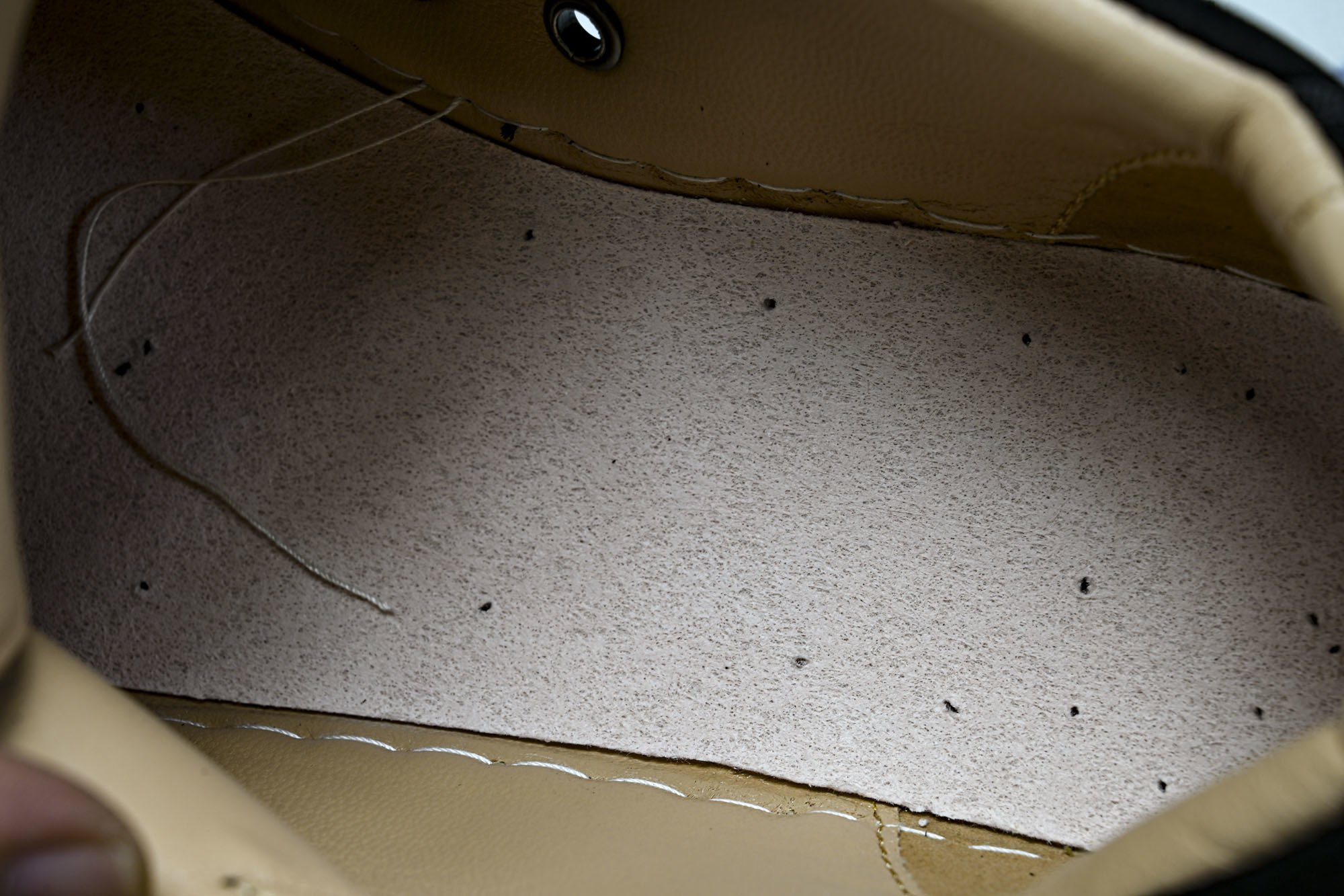 Christian Louboutin 2026新款CL男鞋低帮红底鞋水钻系带运动休闲板鞋莞产版 本法国