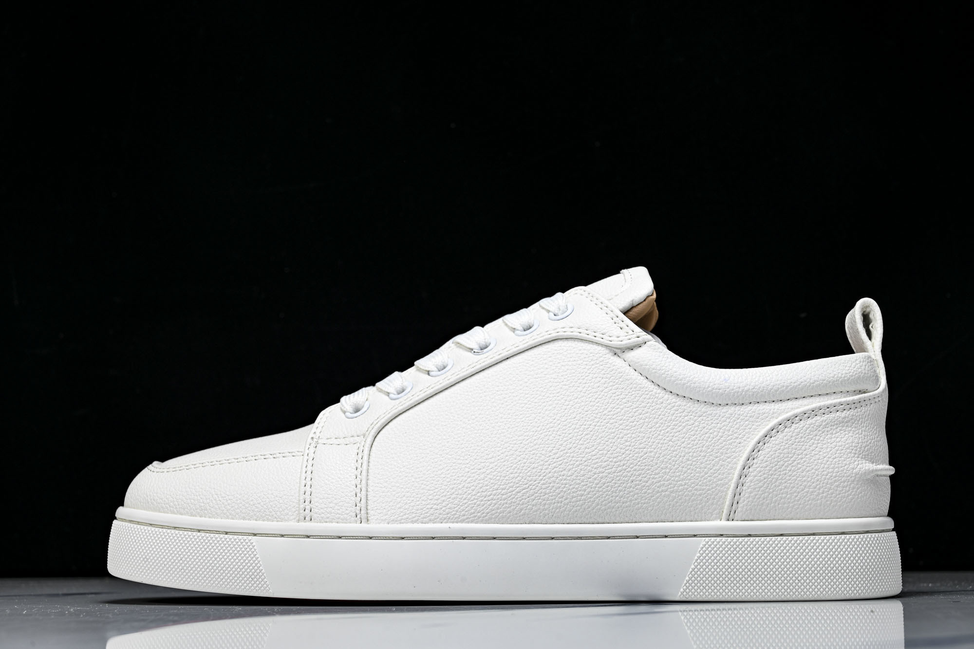 Christian Louboutin 2026新款CL男鞋低帮红底鞋水钻系带运动休闲板鞋莞产版 本法国