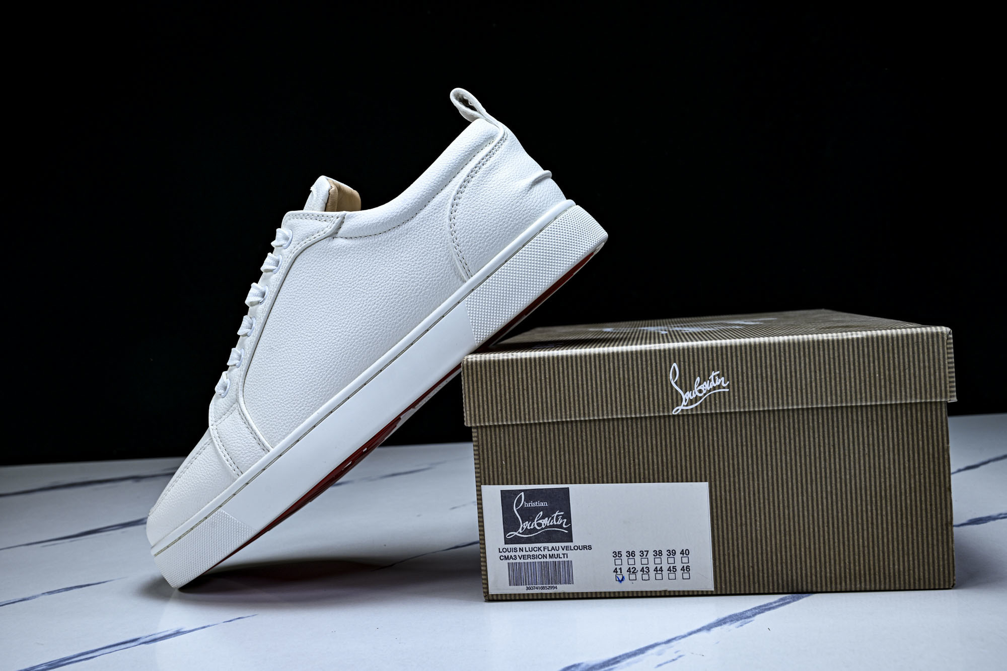 Christian Louboutin 2026新款CL男鞋低帮红底鞋水钻系带运动休闲板鞋莞产版 本法国