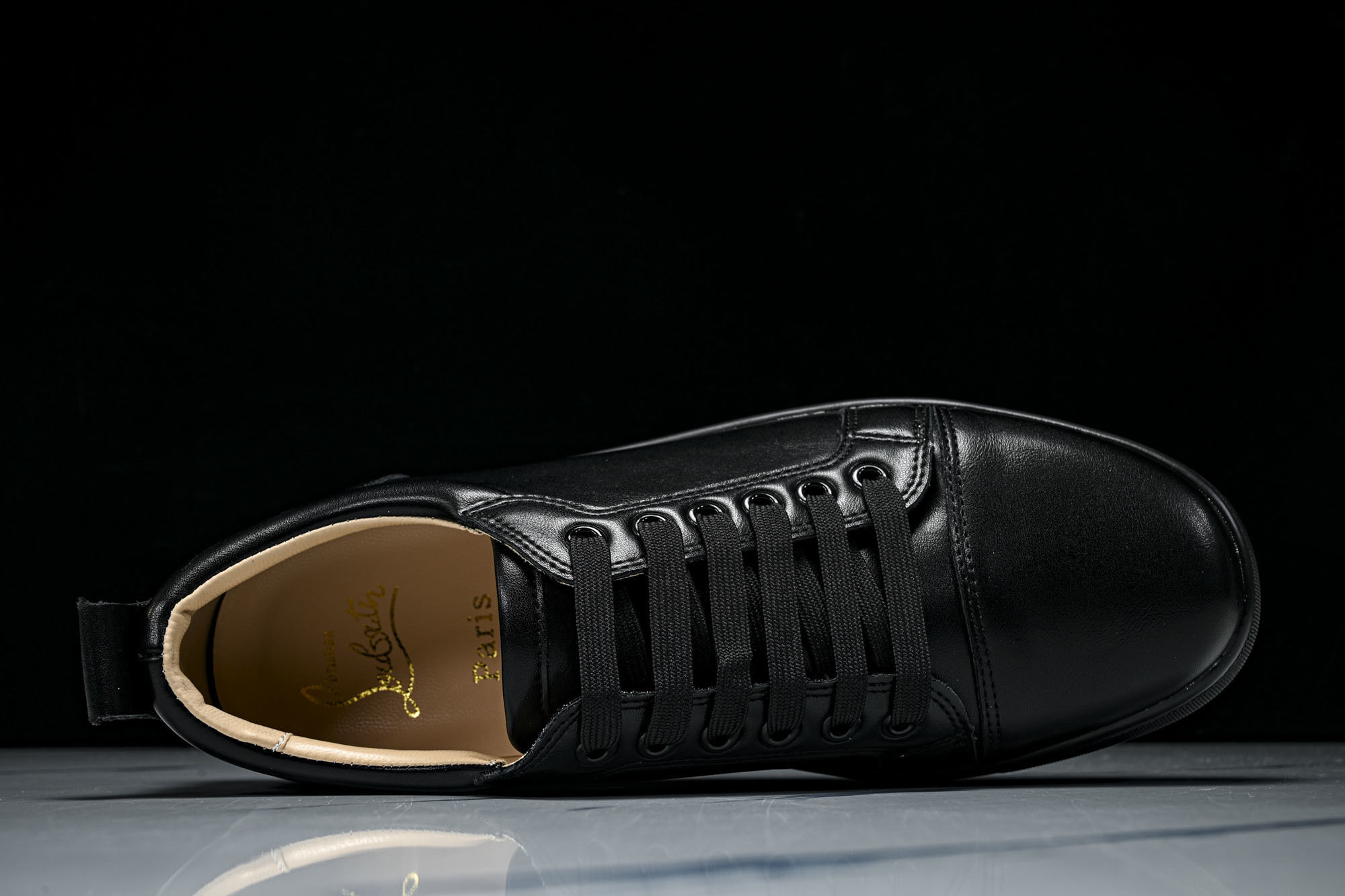 Christian Louboutin 2026新款CL男鞋低帮红底鞋水钻系带运动休闲板鞋莞产版 本法国