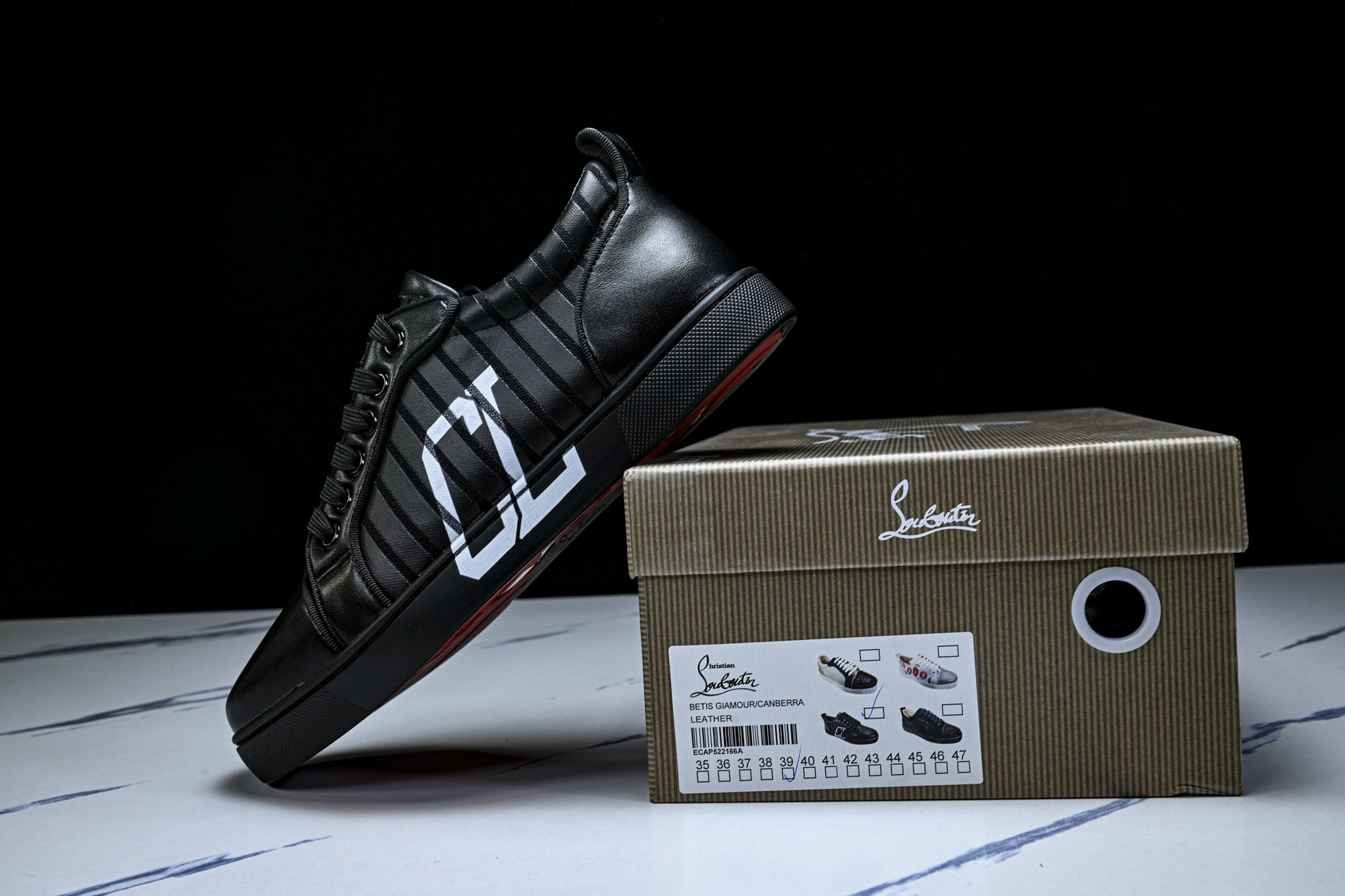 Christian Louboutin 2026新款CL男鞋低帮红底鞋水钻系带运动休闲板鞋莞产版 本法国