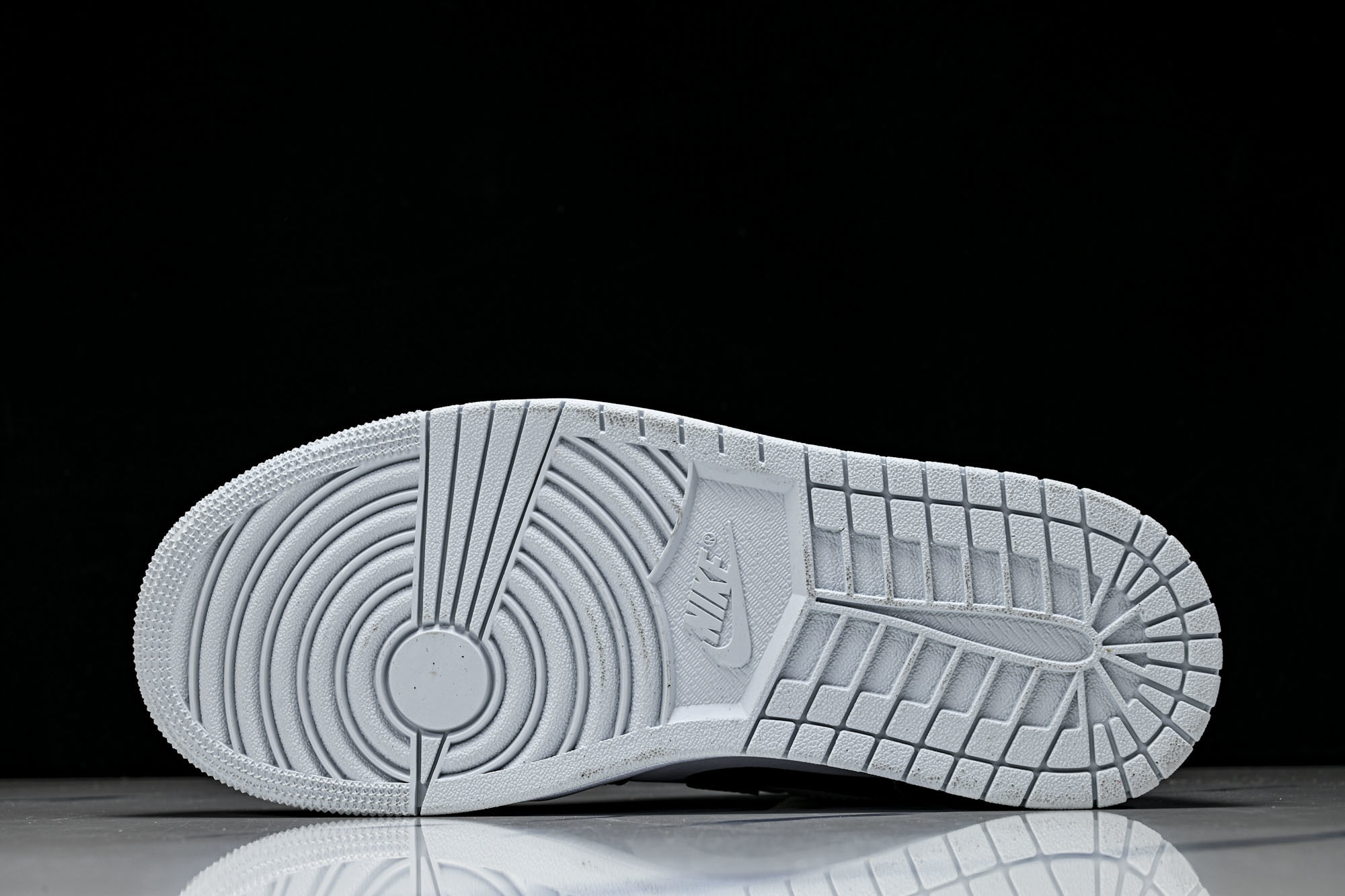 Air Jordan 1 Mid AJ1 乔1黑白灰 中帮文化休闲板鞋 DQ8426-00240 40.