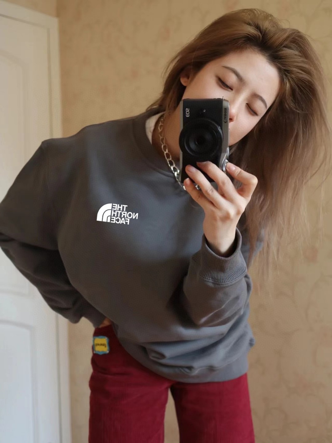 TNF Joint Letter Logo Velvet Couple’s Coat – Stylish, Customizable, and Versatile - 图片 6