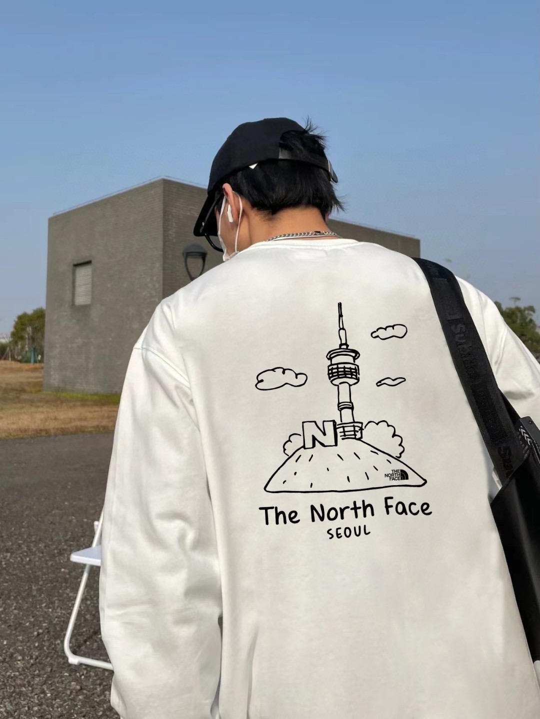 TNF Joint Letter Logo Velvet Couple’s Coat – Stylish, Customizable, and Versatile - 图片 1