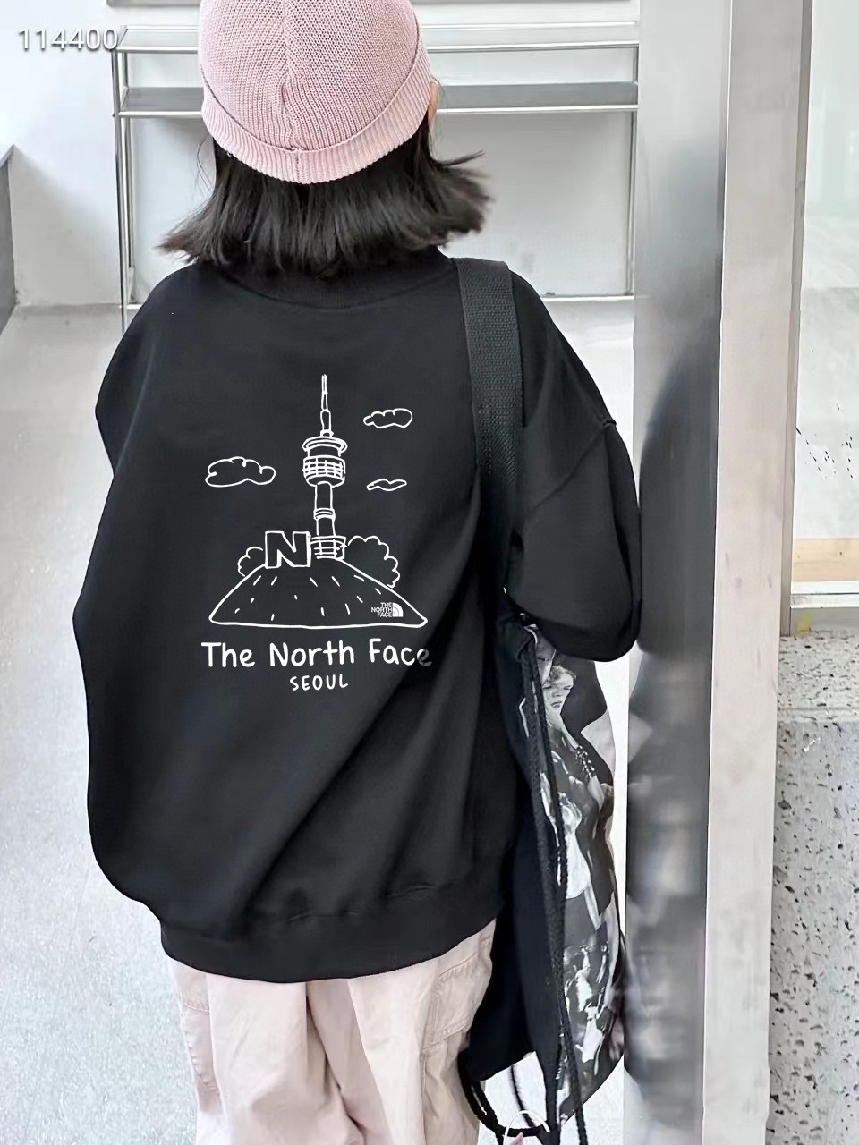 TNF Joint Letter Logo Velvet Couple’s Coat – Stylish, Customizable, and Versatile - 图片 3