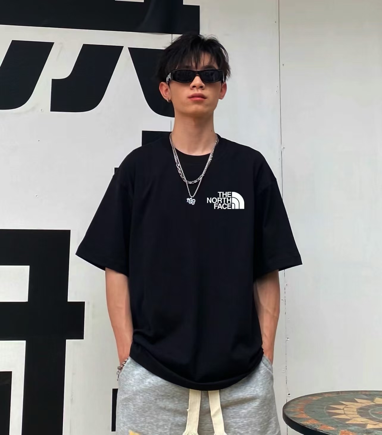 Cotton Couple T-shirts: 240g Pure Cotton, Unisex, Black/White/Gray, M-2XL Sizes. - 图片 3