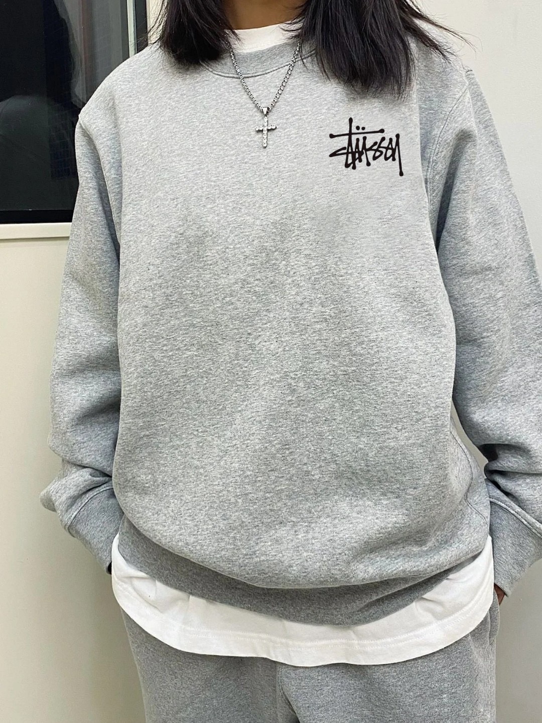 Stylish Silver Velvet Coat with Custom Details for Fall Fashion in M-XXL Sizes - 图片 2