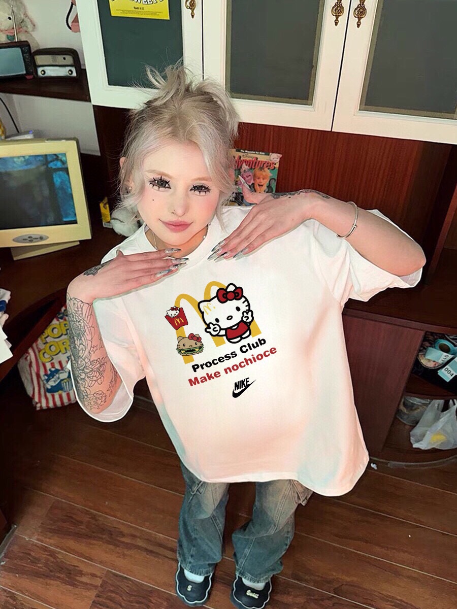 Nike x Hello Kitty Joint Series: Premium Cotton T-shirt with Detailed Design - 图片 8