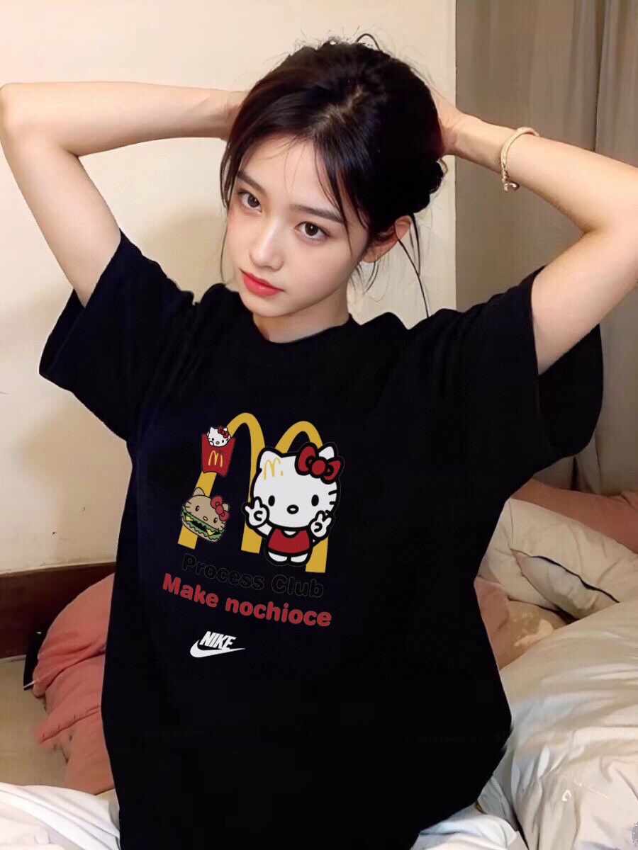 Nike x Hello Kitty Joint Series: Premium Cotton T-shirt with Detailed Design - 图片 2