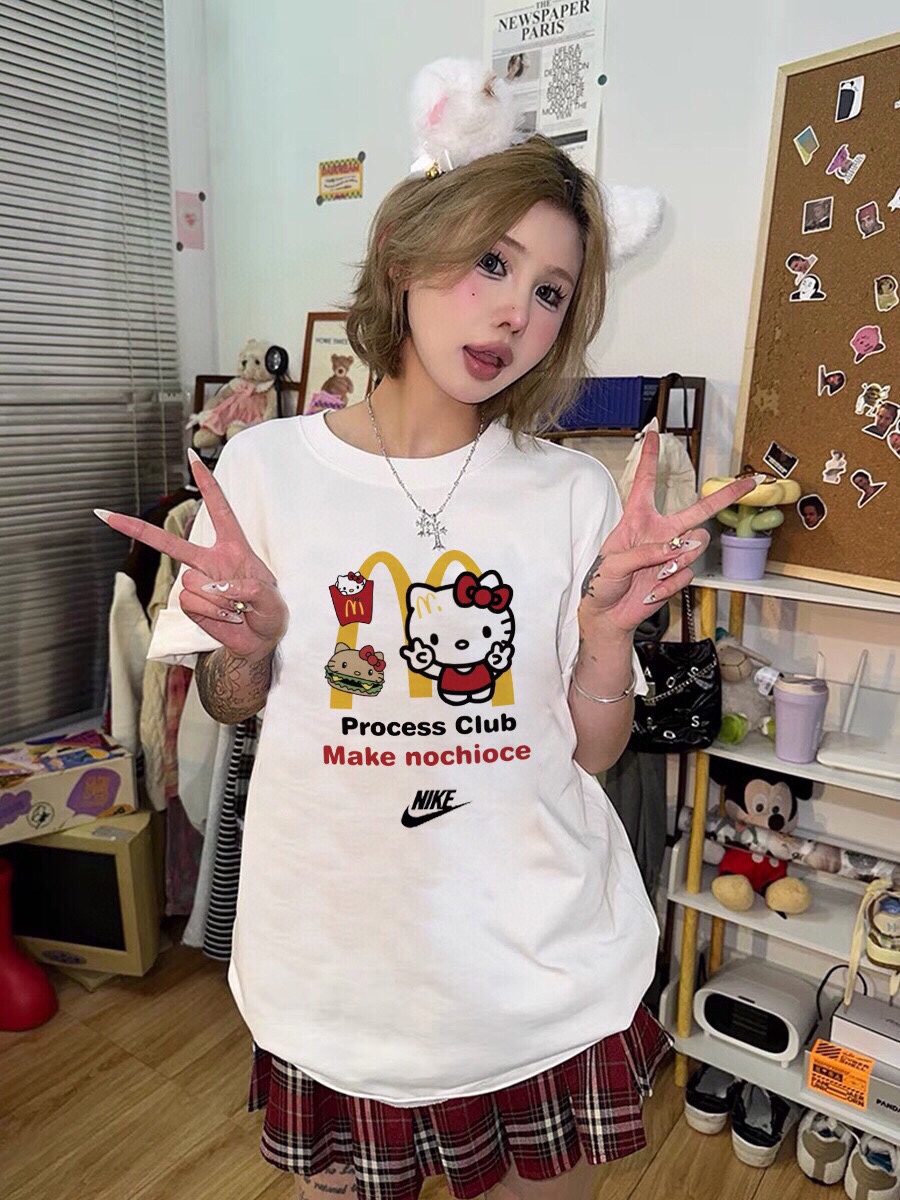 Nike x Hello Kitty Joint Series: Premium Cotton T-shirt with Detailed Design - 图片 4