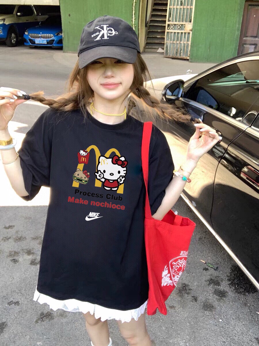 Nike x Hello Kitty Joint Series: Premium Cotton T-shirt with Detailed Design - 图片 7