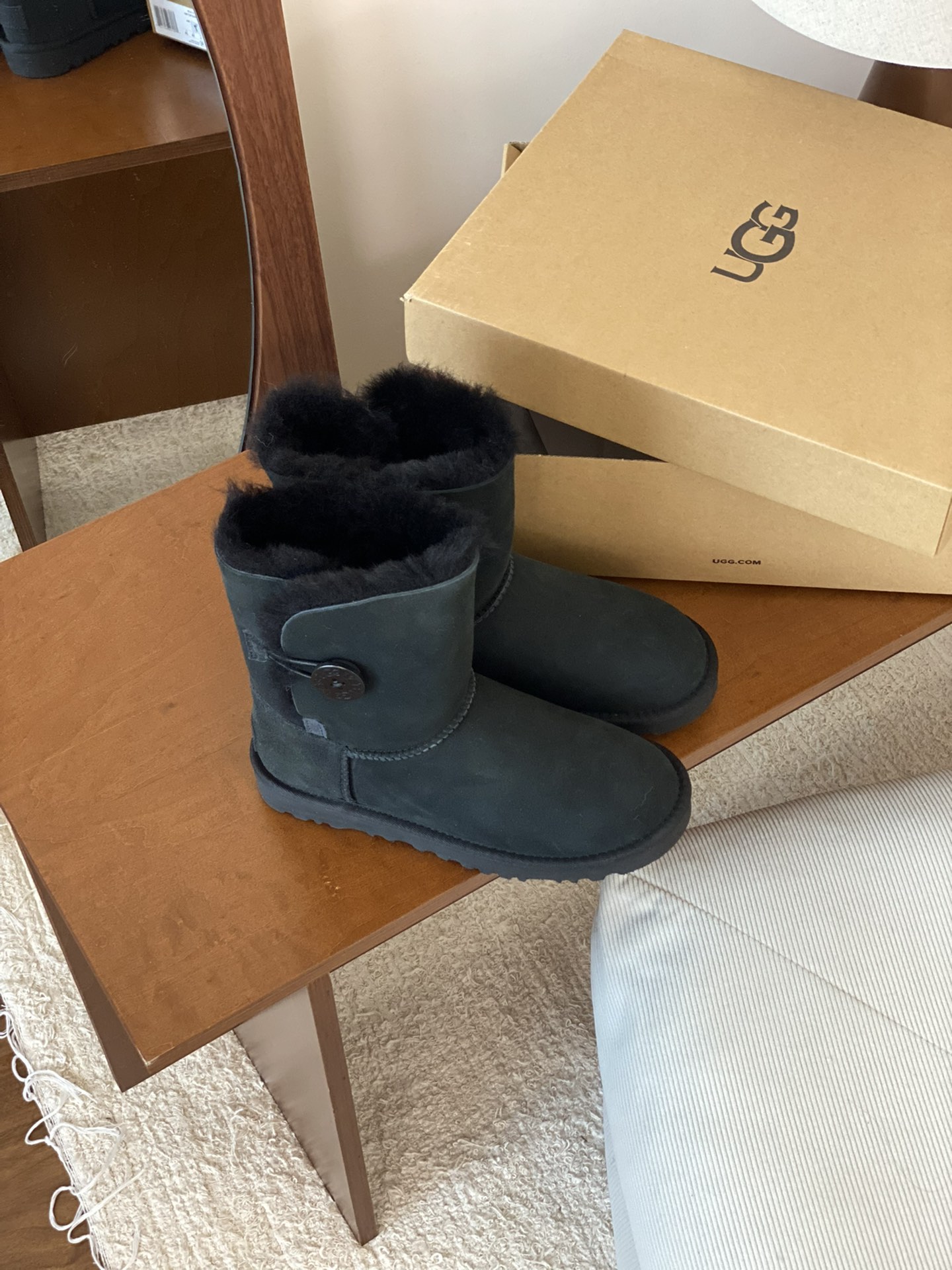 new️正码️UGG平底5803尺码3940