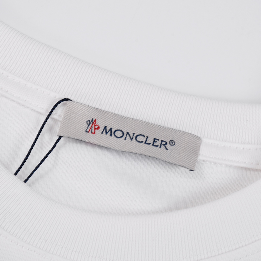 品牌MONCLER面料100%棉码数:XS.S.ML.颜色黑色.白色.深灰MONCLER/蒙口春夏款上新