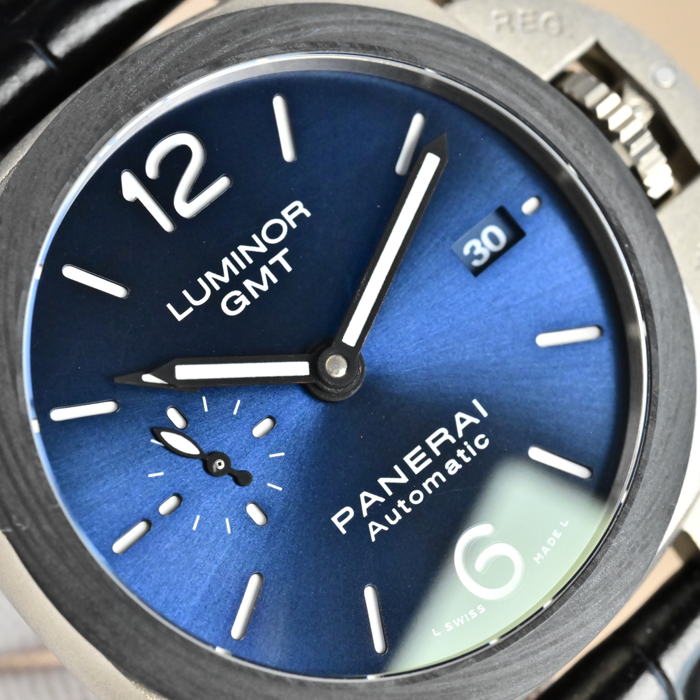 Panerai Luminor GMT steel case, black bezel, blue dial, black strap 44mm Men's Automatic