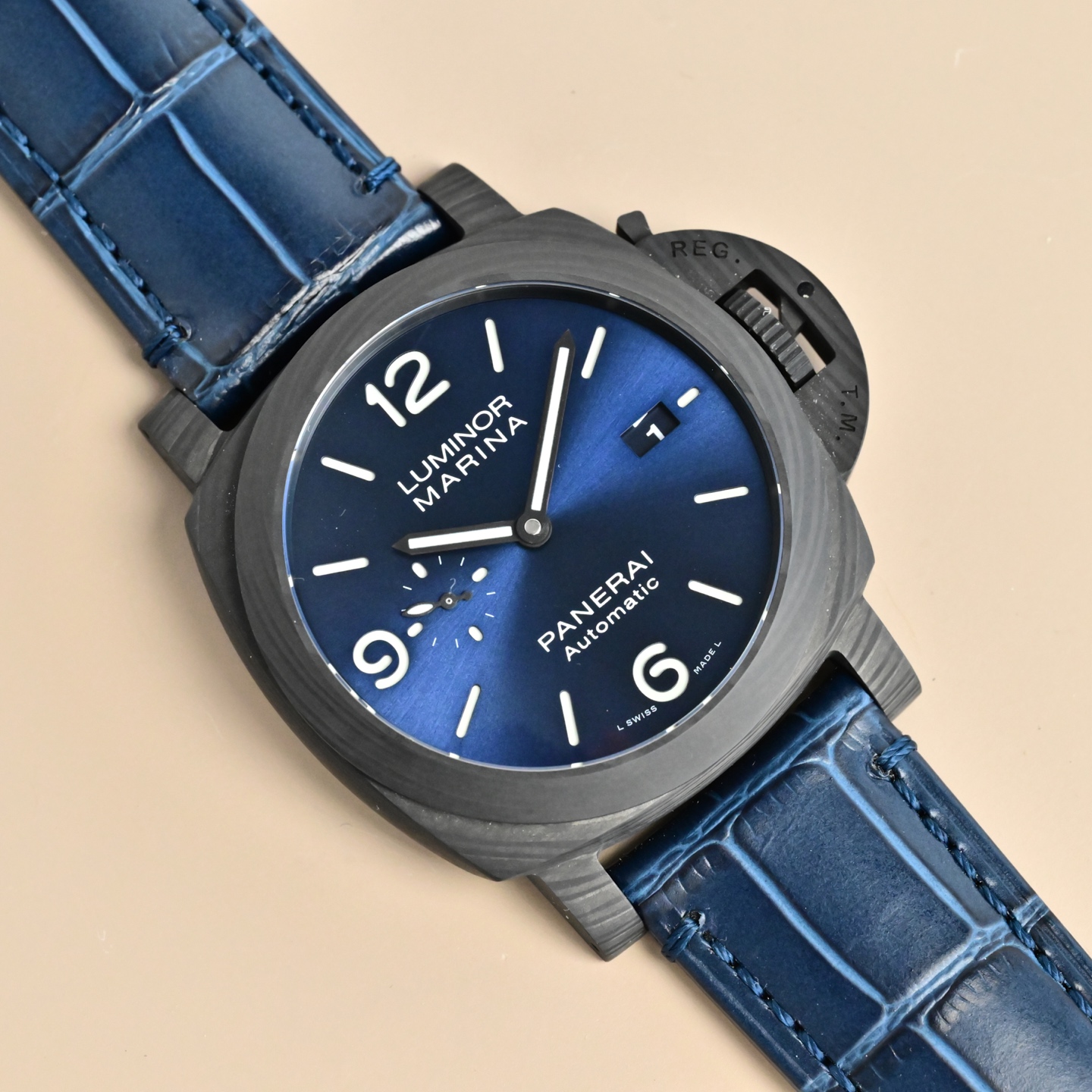 Panerai Luminor Marina Carbotech PAM01661 cassa e lunetta in carbotech nera, quadrante blu, cinturino in pelle blu 44 mm Automatico da uomo