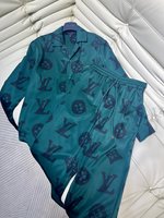 Louis Vuitton High
 Clothing Pajamas Shirts & Blouses Green Printing Spring Collection