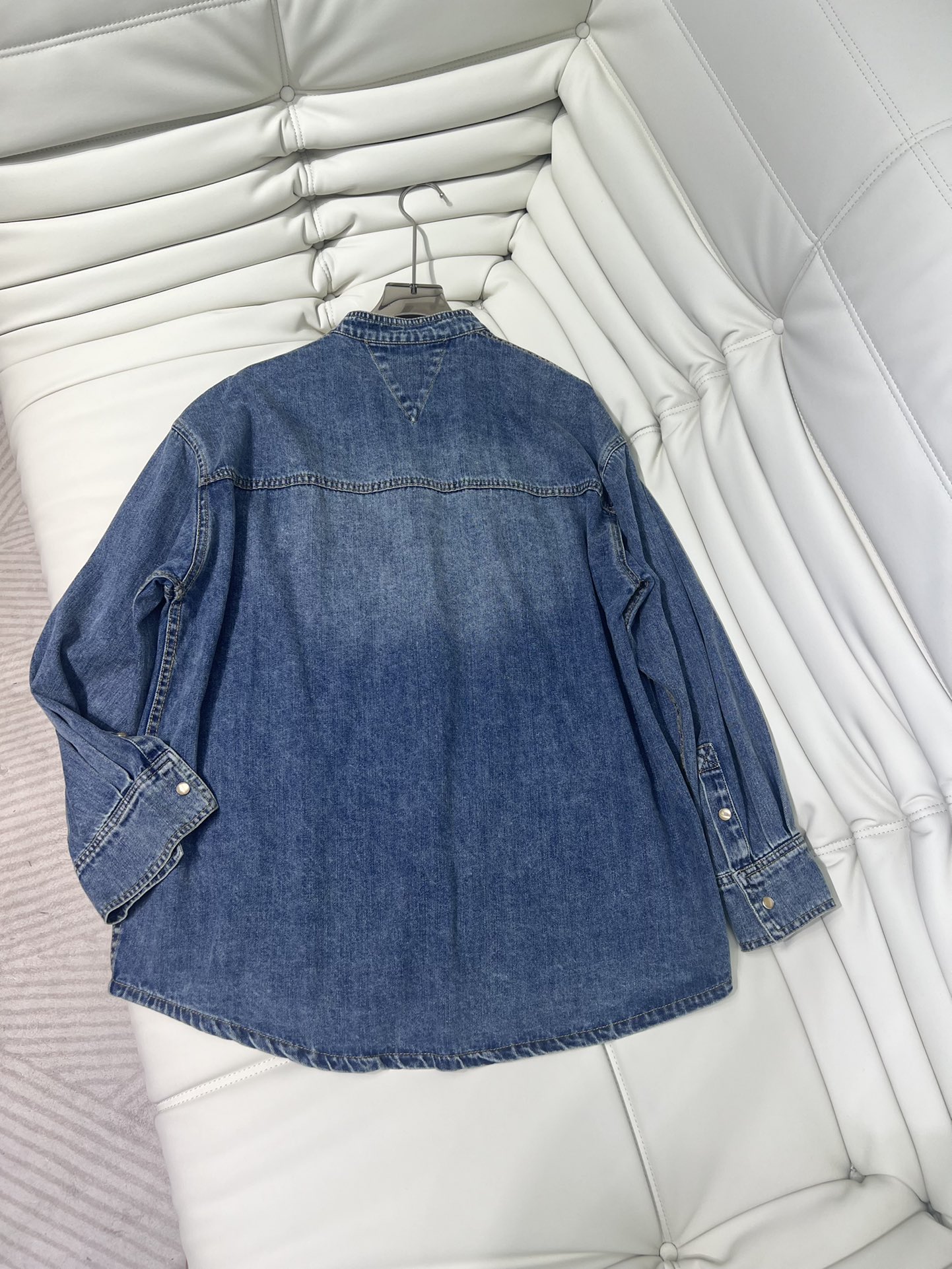 Stylish One-Size-Fits-All Female Cowboy Shirt with Small Collar, High-Quality, Red, Autumn - 图片 5