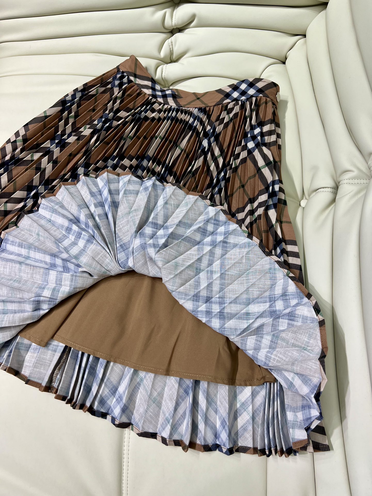 High-Quality Female Outfits Pack: Skirts, Corset, T-Shirts in Sizes SMLS - 图片 3