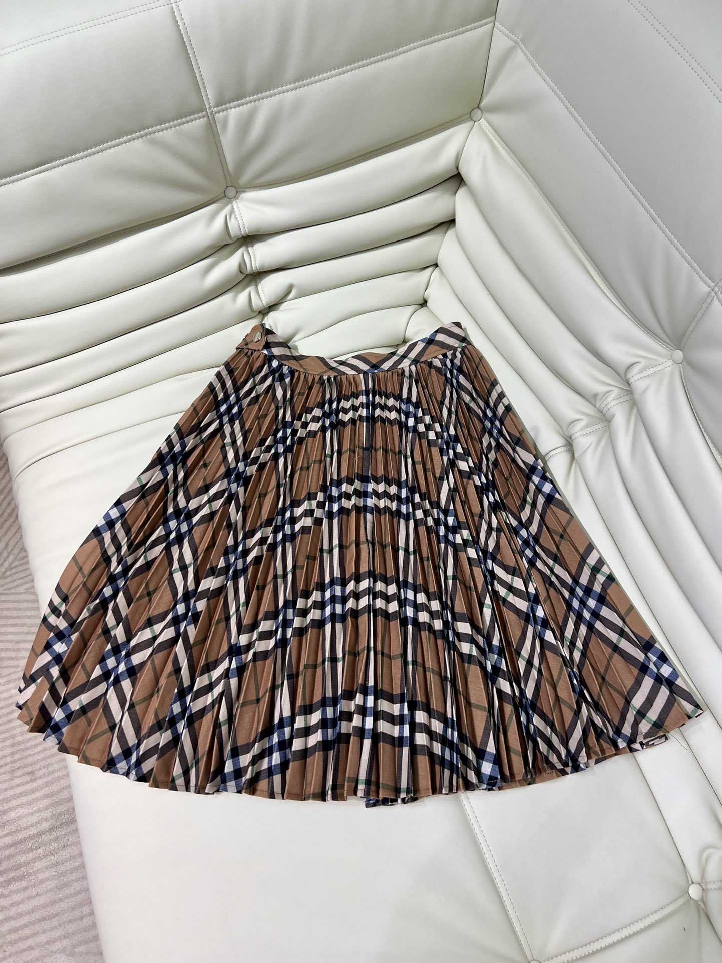 High-Quality Female Outfits Pack: Skirts, Corset, T-Shirts in Sizes SMLS - 图片 4