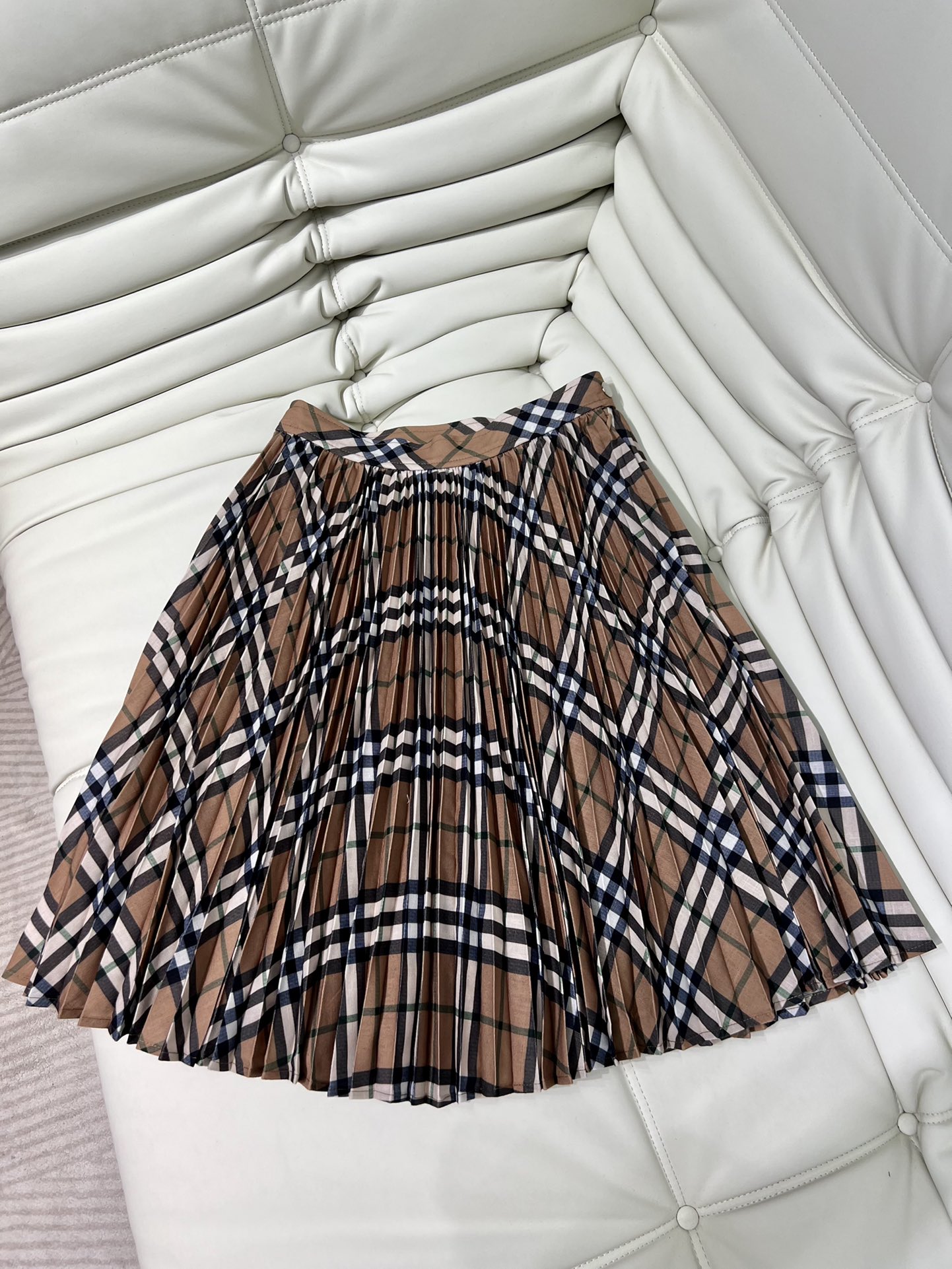 High-Quality Female Outfits Pack: Skirts, Corset, T-Shirts in Sizes SMLS - 图片 1