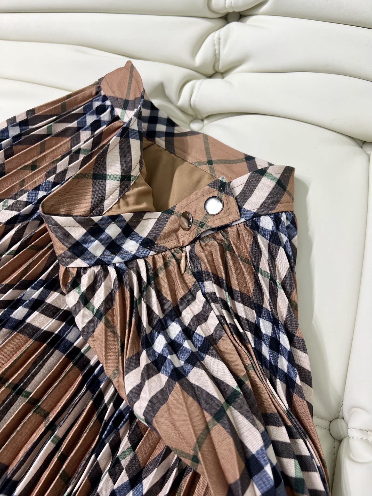 High-Quality Female Outfits Pack: Skirts, Corset, T-Shirts in Sizes SMLS - 图片 2