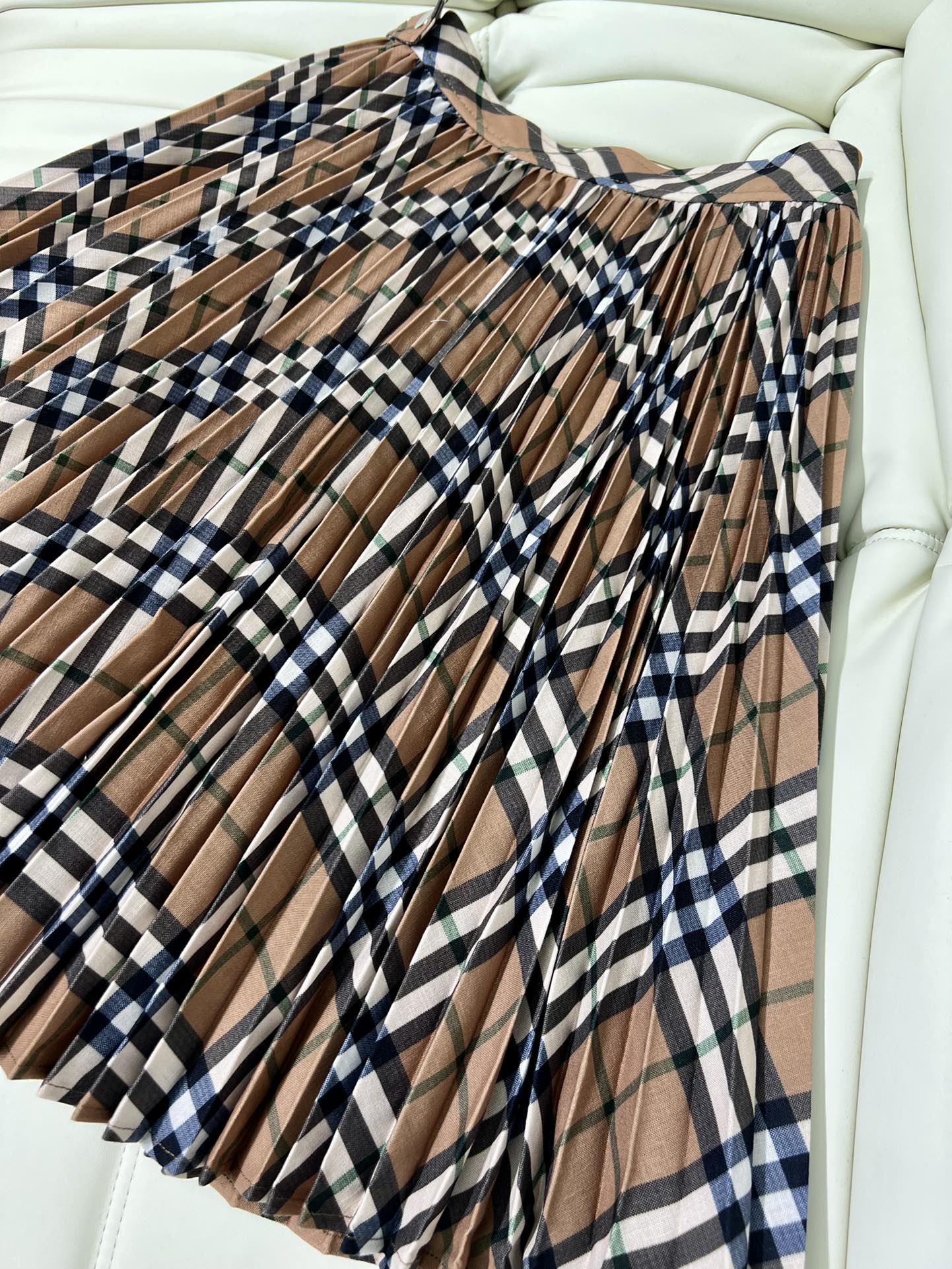 High-Quality Female Outfits Pack: Skirts, Corset, T-Shirts in Sizes SMLS - 图片 5