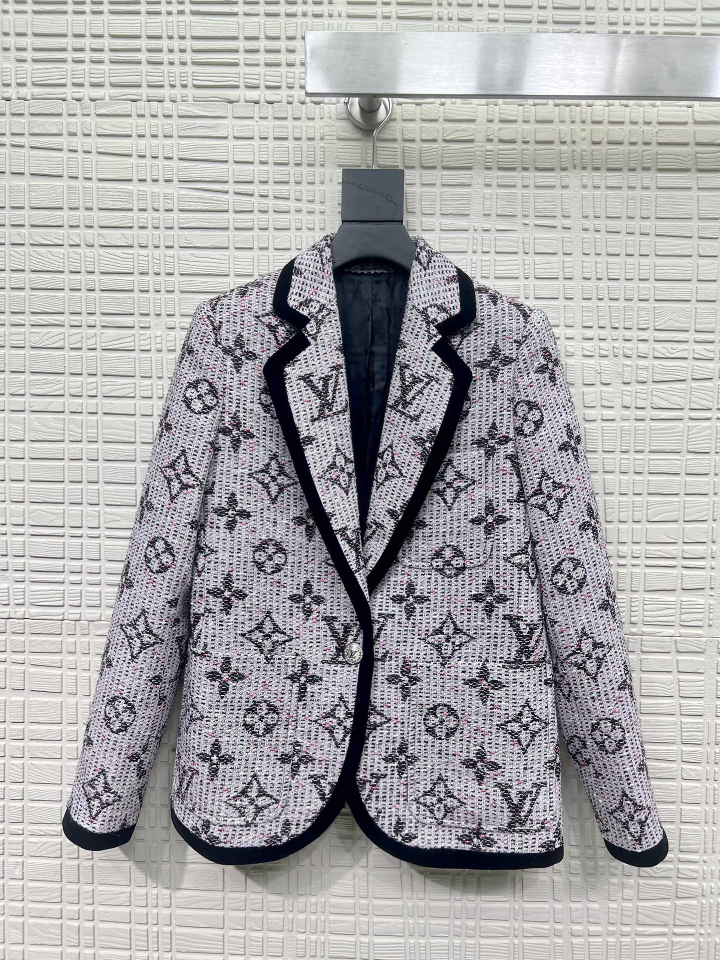 Louis Vuitton Vêtements Manteaux & Blousons Robes Jupes Qualité inégalée
 Quincaillerie en or Laine