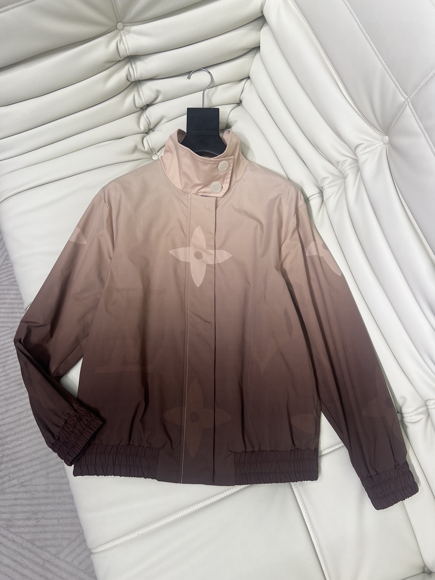 Louis Vuitton Vêtements Manteaux & Blousons AAAA Personnaliser
 Imprimé AHH001330