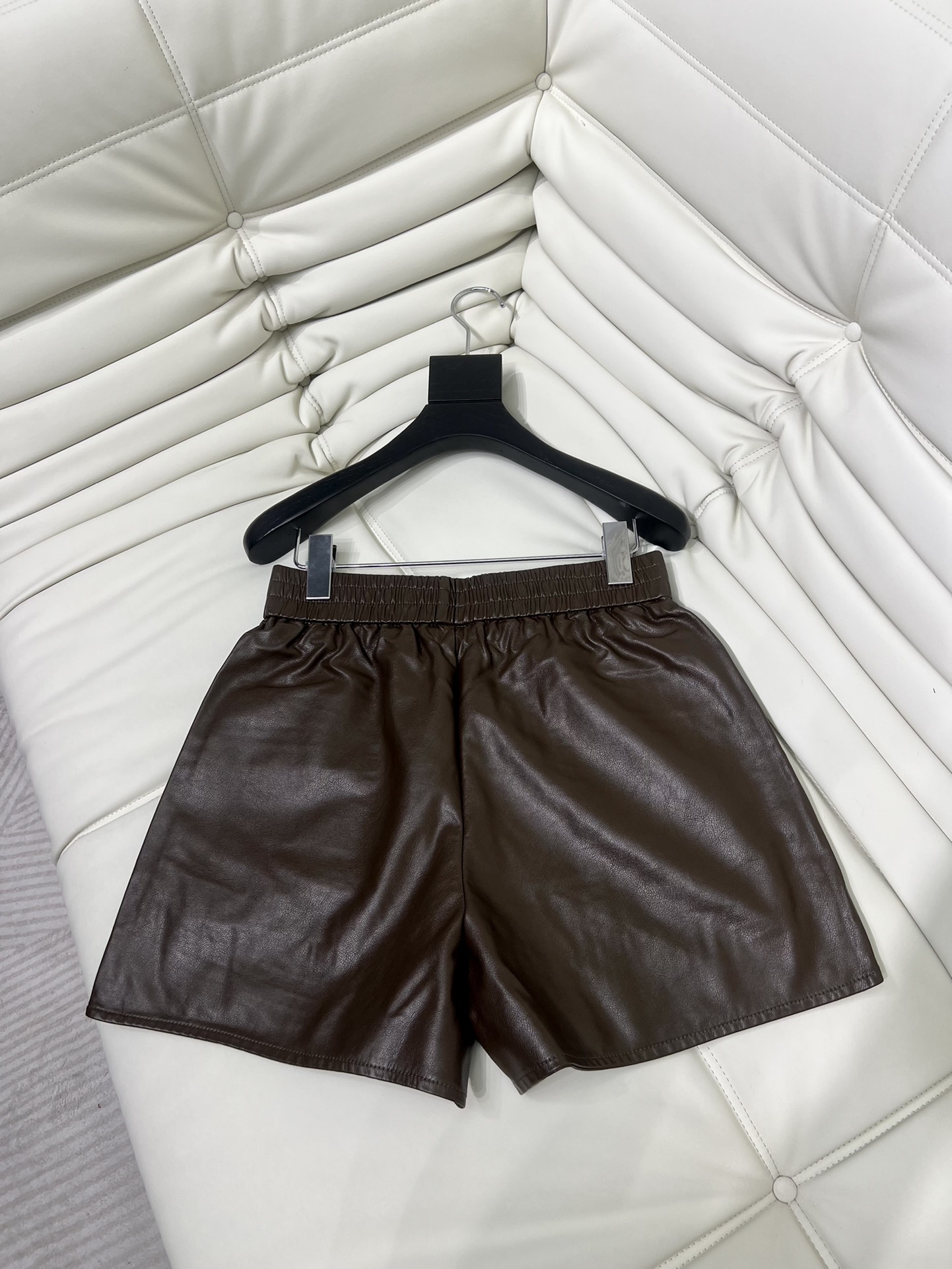 Valentino’s Shorts: Unique PU Skin Female Suit Packaged in Single Size. - 图片 4