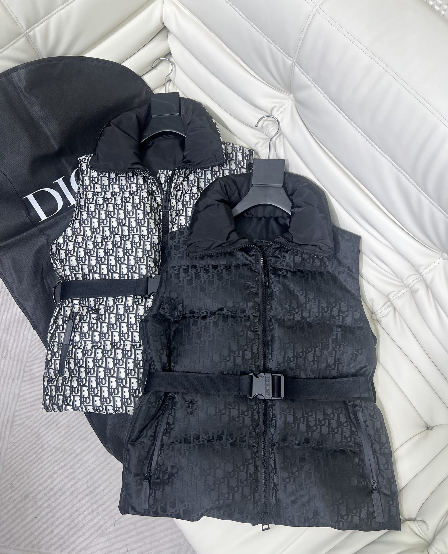 Dior Perfekt
 Kleidung Mäntel & Jacken Daunenjacke Weste Weiß Weiße Gänsedaune Winterkollektion AHH059520