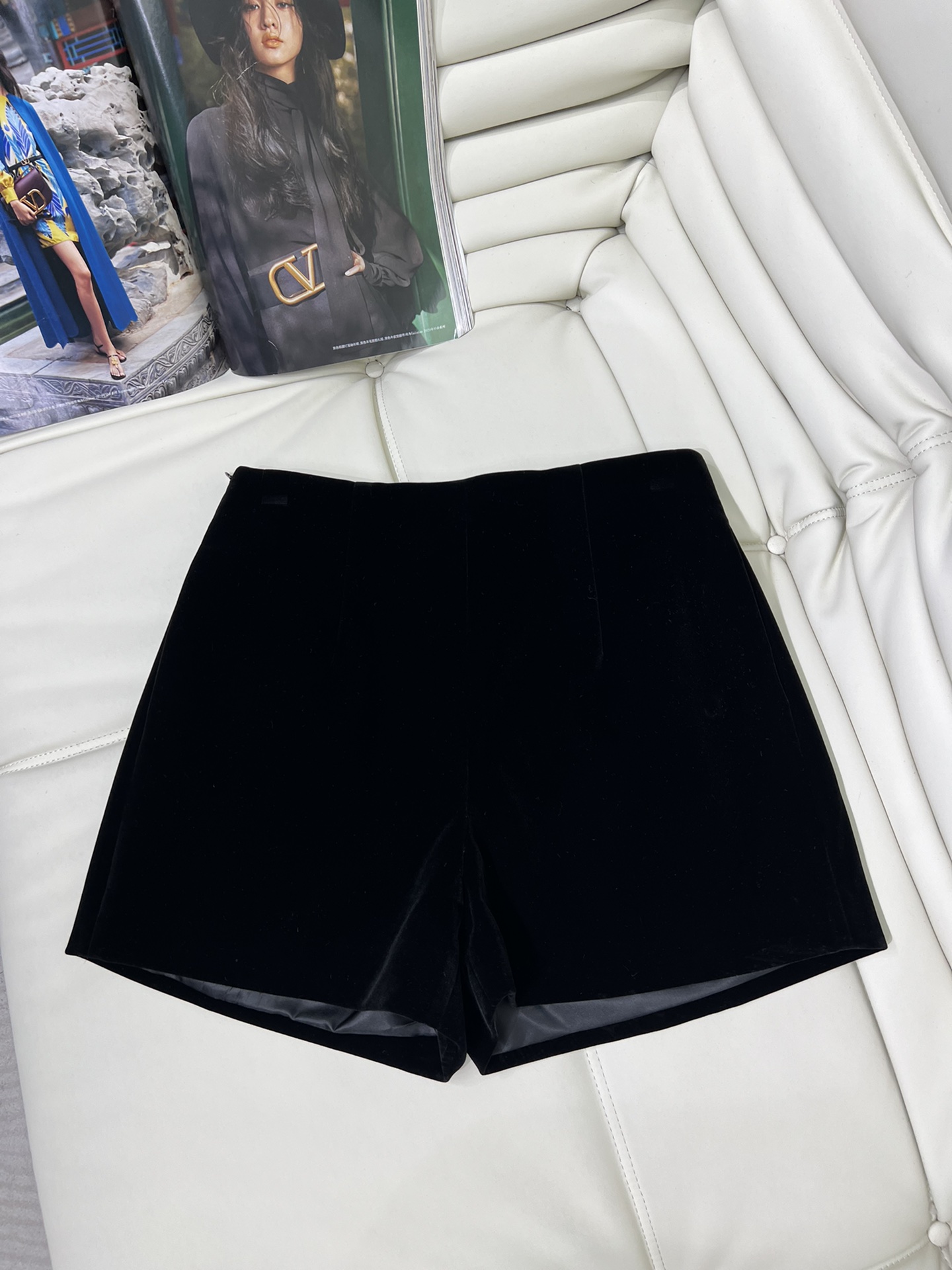 Versatile One-Size-Fits-All Jacket and Shorts Sets for Stylish Street and Work Looks - 图片 8