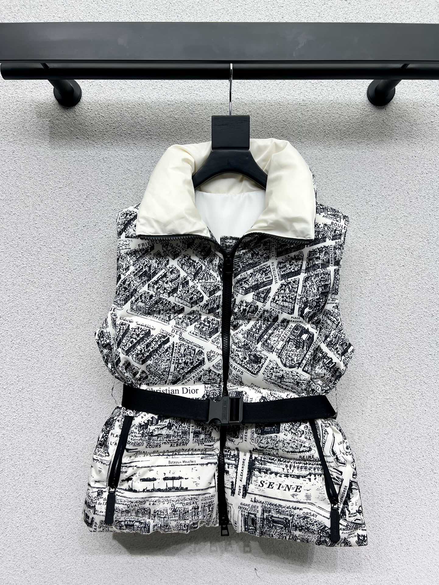 “High-Quality Single-Size Female Suit with Dustproof Bags and Paris Map Puff Coats” - 图片 2