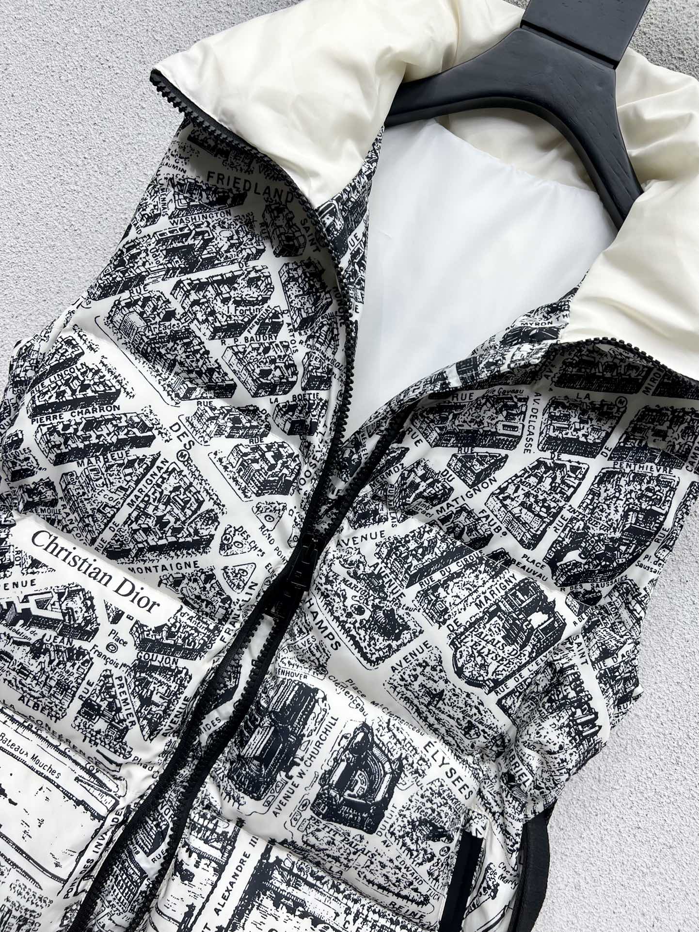 “High-Quality Single-Size Female Suit with Dustproof Bags and Paris Map Puff Coats” - 图片 6